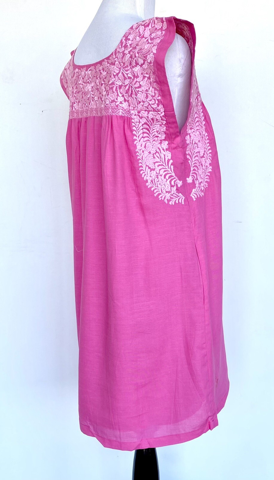 NWT J Marie embroidered Devyn Linen Dress size S Retail $114 Price $65 Pink