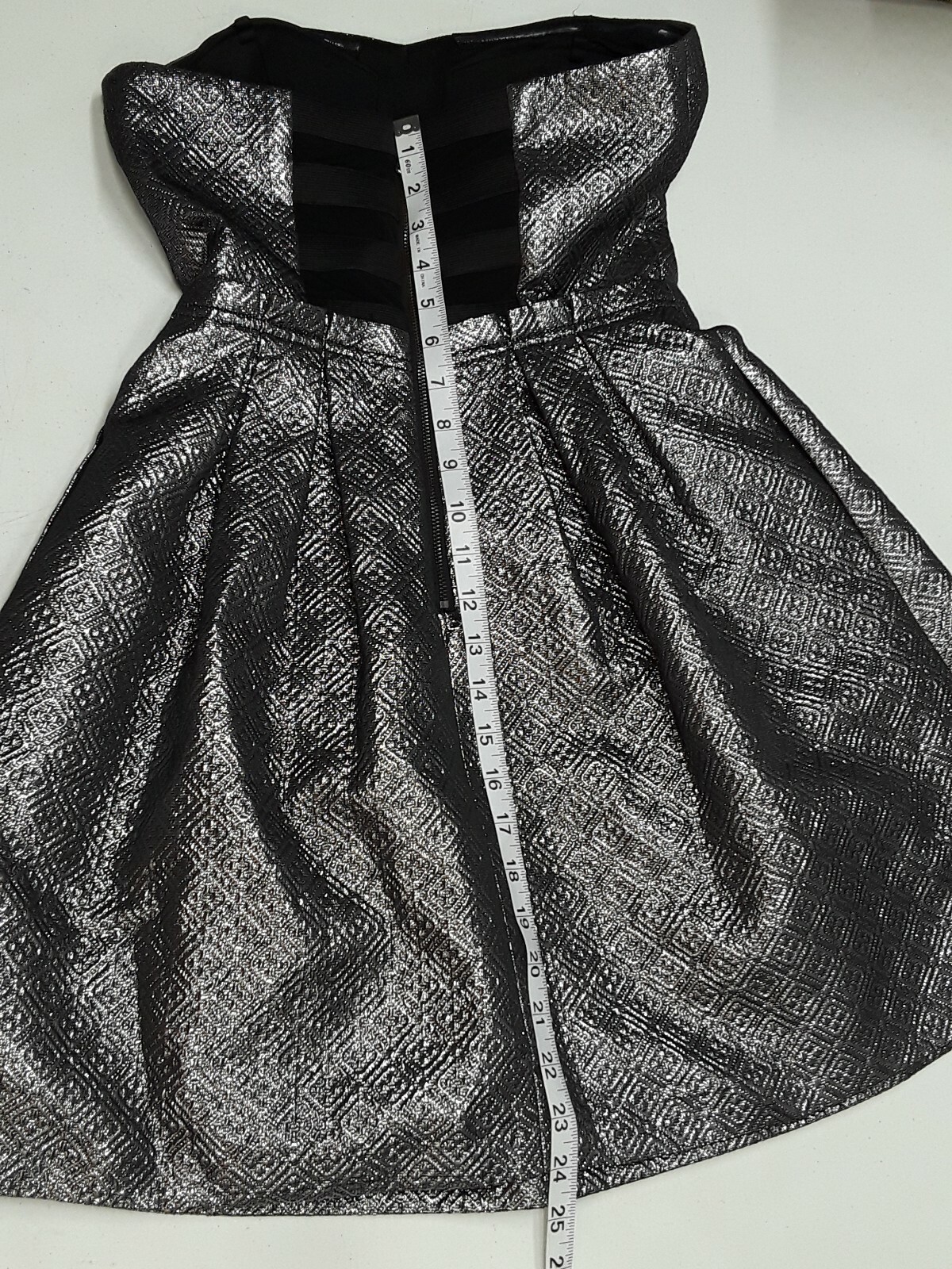 GUESS Gold Silver Metallic Strapless Cocktail Party Dress Sz 2 Stretch Pleated