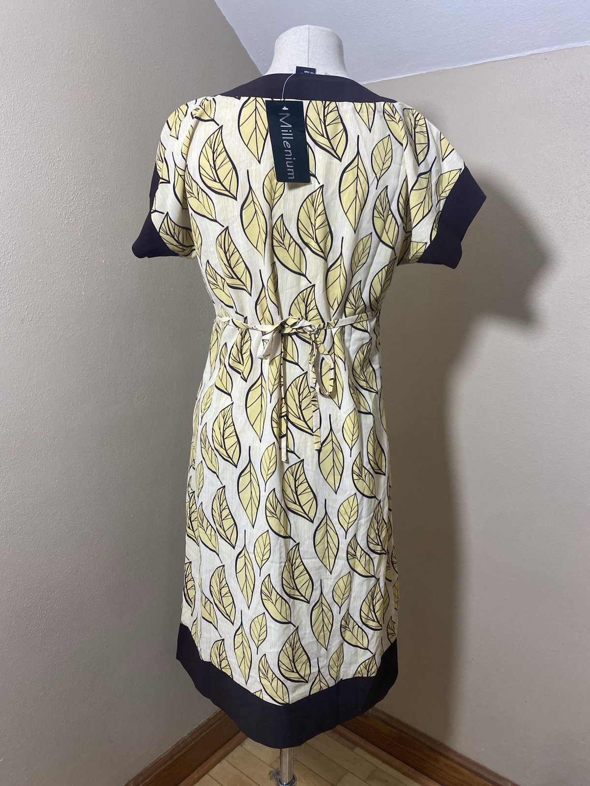 Y2k Millennium colored dress size medium yellow leaf print tie waist