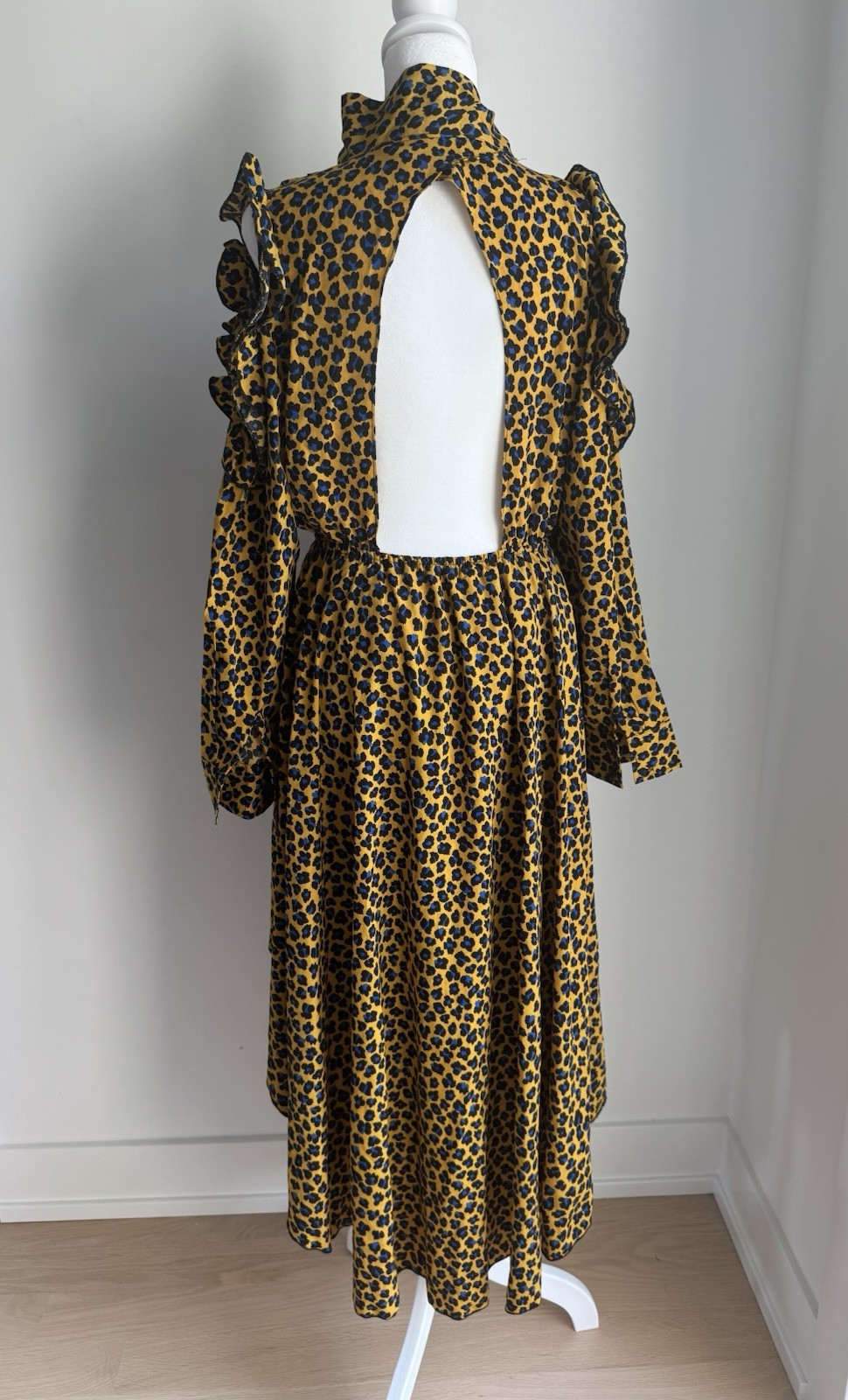 Akira Forever Lusting Yellow Leopard Maxi Dress Tie Neck Women’s Small NEW