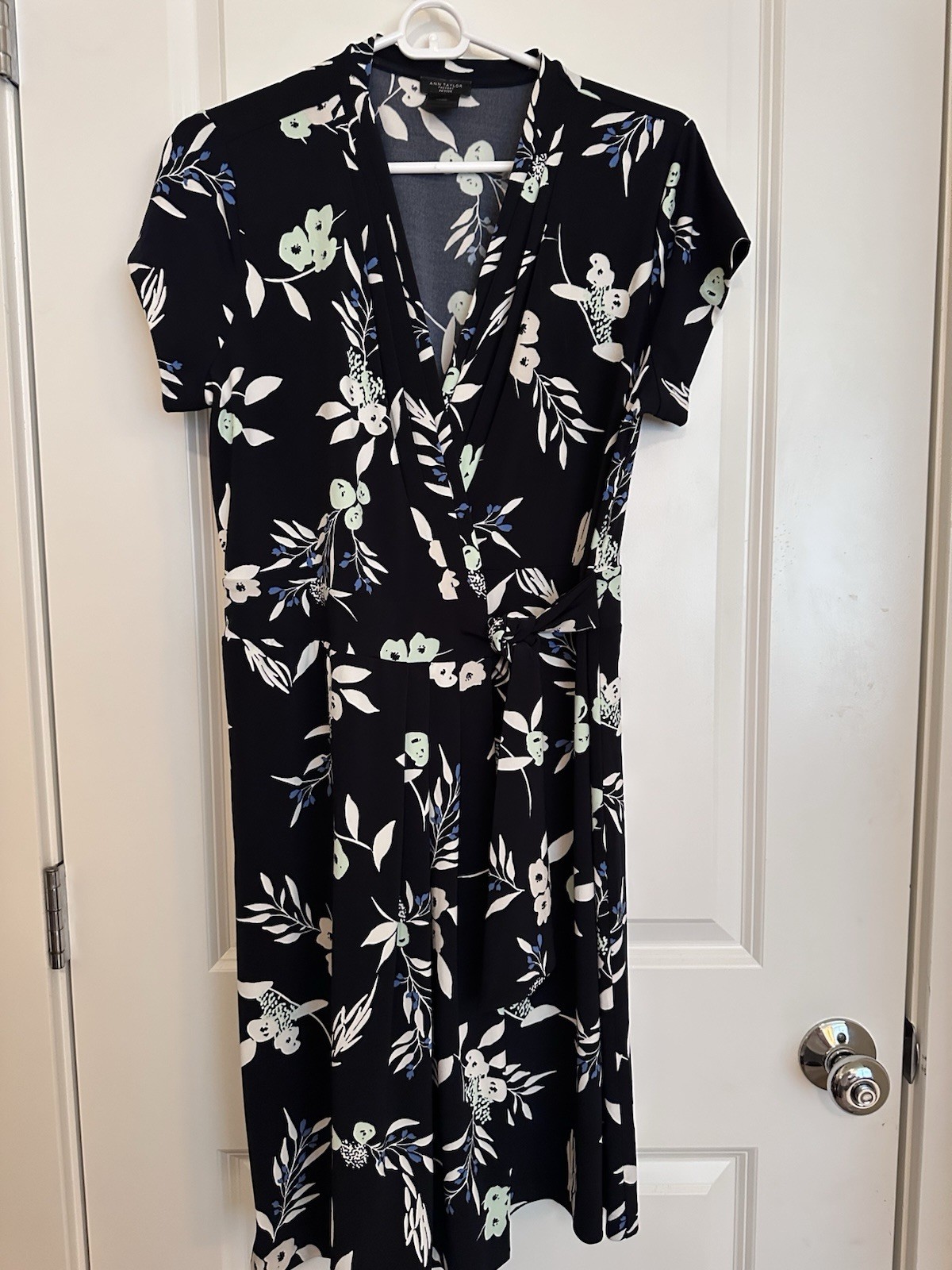 Ann Taylor Factory Black Floral V-Neck Wrap Short Sleeve Midi Dress 12P