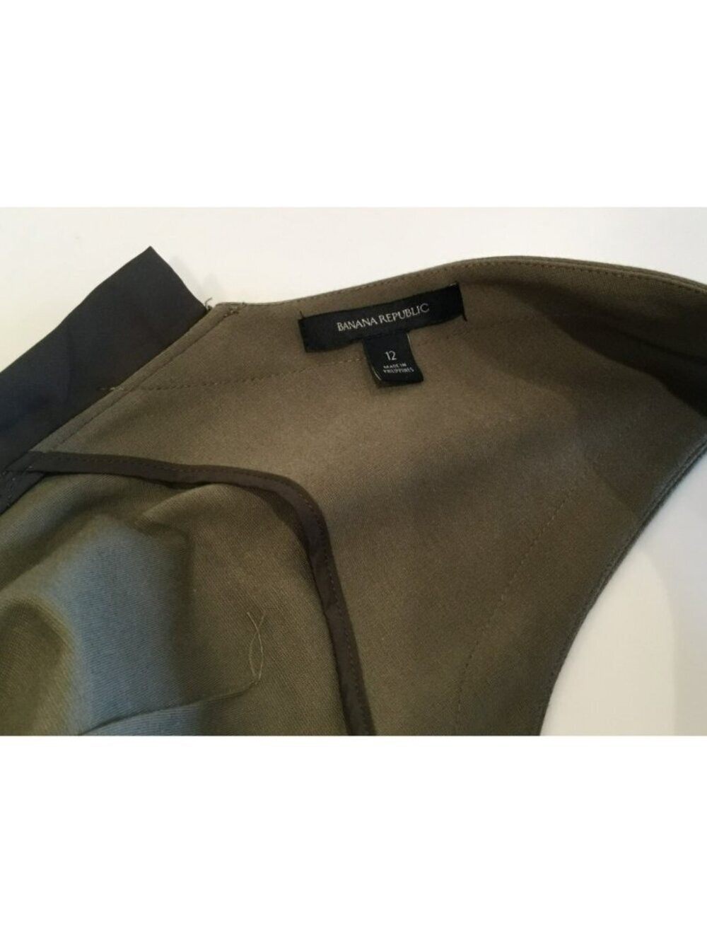 Sleeveless Olive Green Belted Dress with V-Neck and Side Pockets