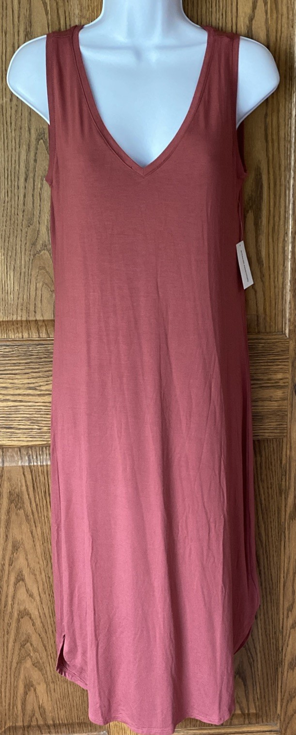 NWT Amazon Essentials Sleeveless V Neck Maxi Tank Dress – Redish – MEDIUM