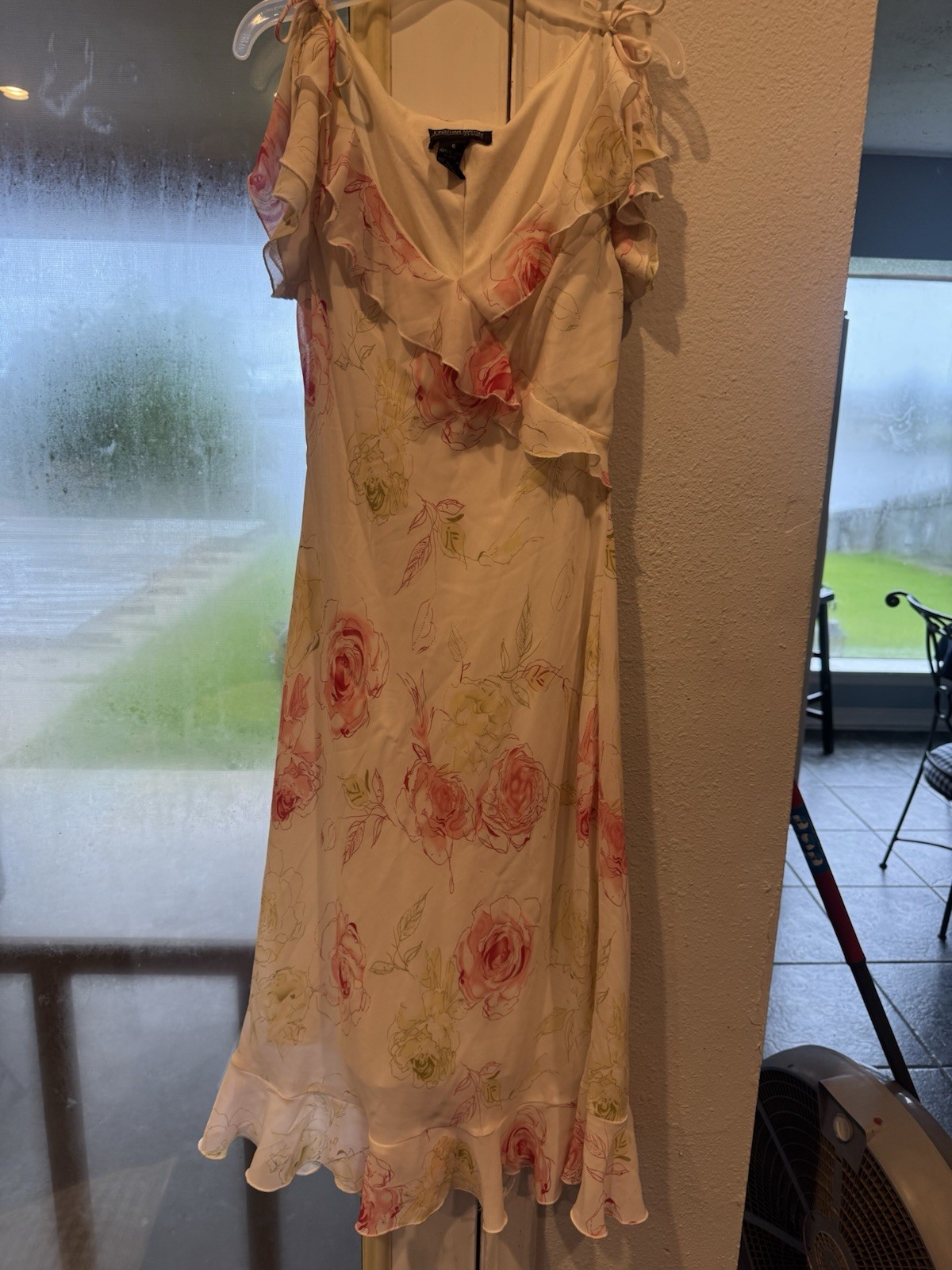 Jonathan Martin Studio Women’s White/Pink Floral V-Neck Ruffle Chiffon Midi 6