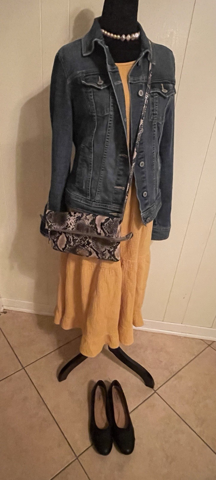 Indigo Rose Yellow Solid Crinkle Midi Dress Round Neck Ruffle Cap Sleeve 1X
