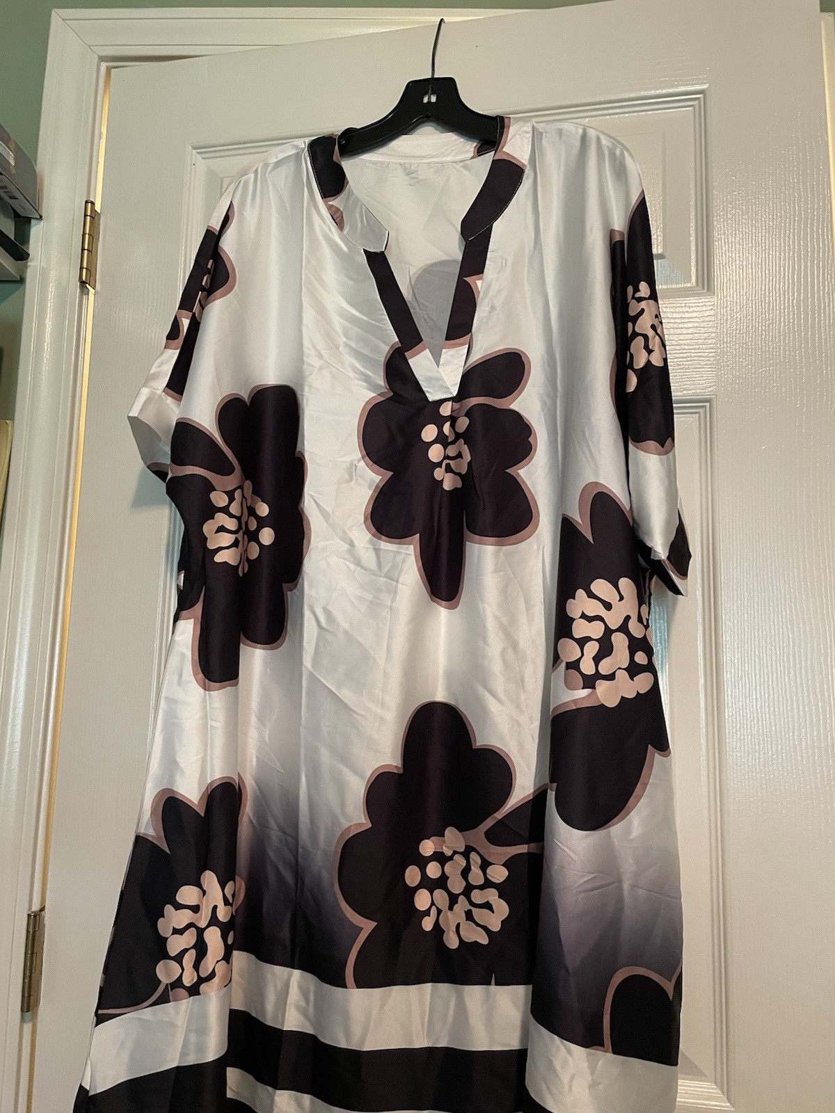Flowered loose silky dress with pockets, ivory, beige, black, unknown brand