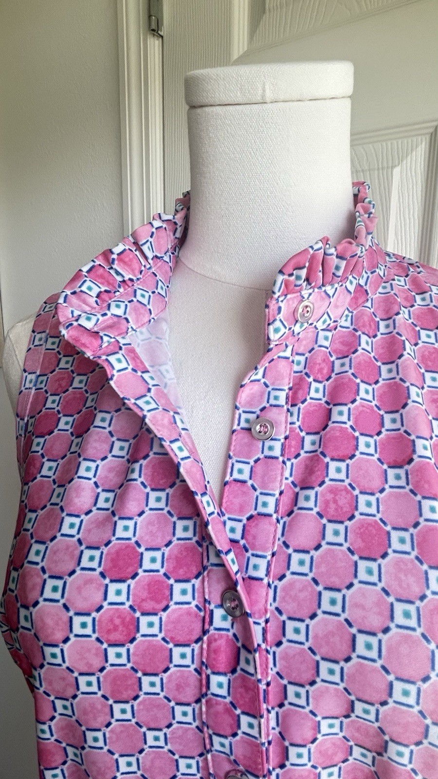 Pappagallo Tess Ruffle Neck Midi Dress. Button Up geometric pink, Belted Sz 4