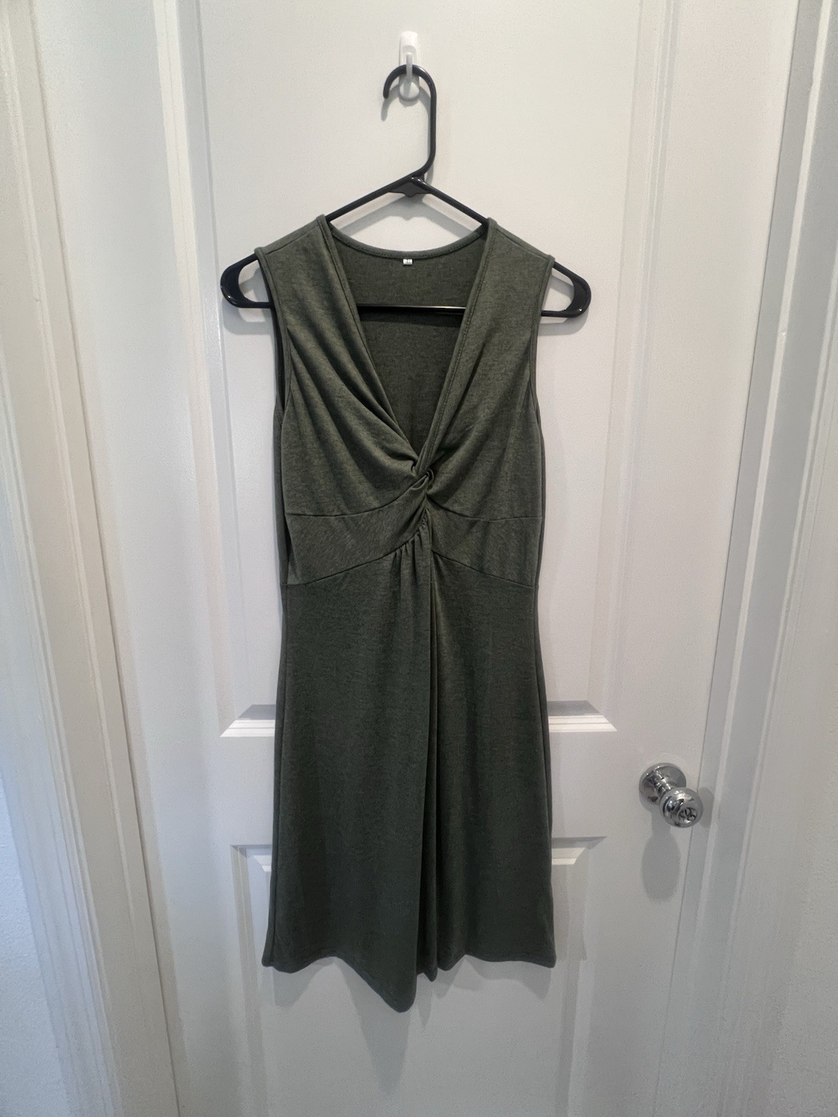 Women’s Olive Green Solid Sleeveless V-Neck Pullover Knee Length A-Line Dress XL