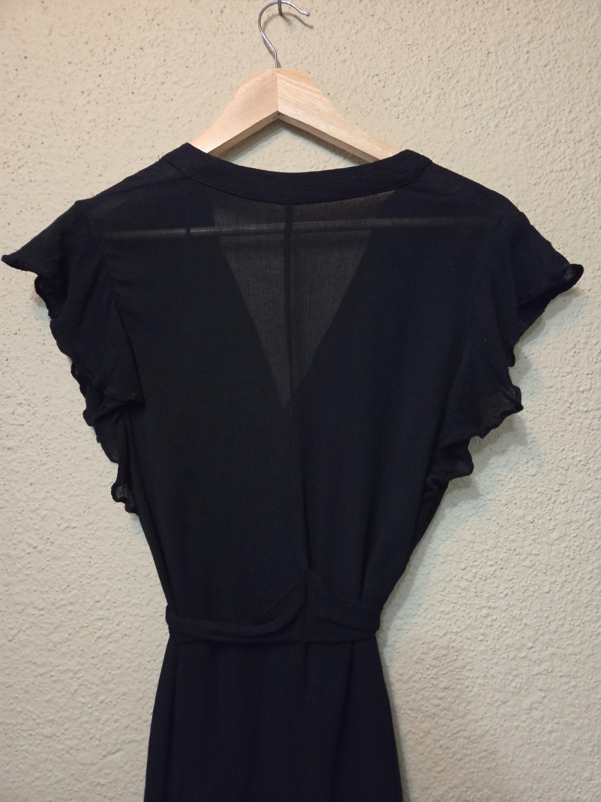 MOD REF Dress Womens Medium Black Ruffle Flutter Sleeve V Neck Midi Belted Rayon