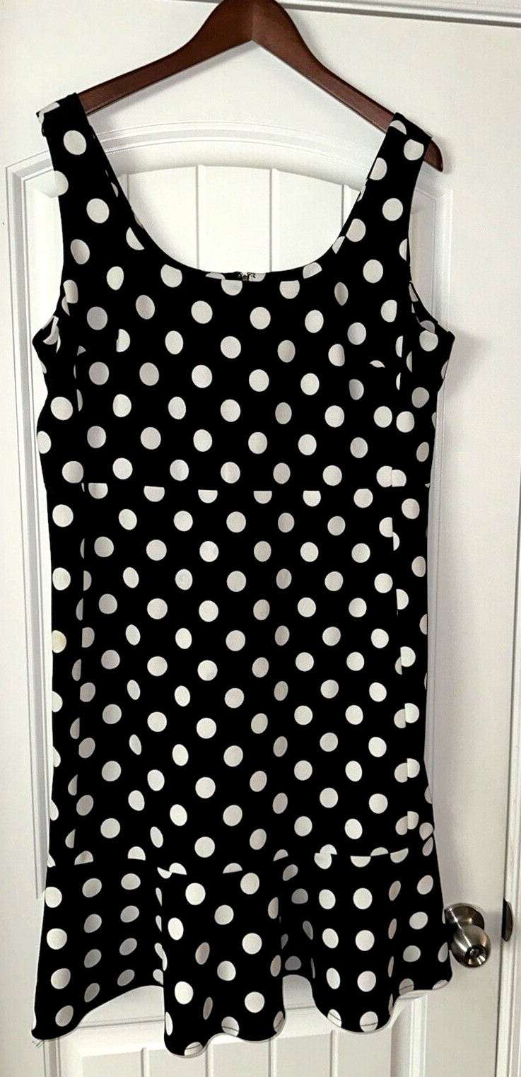 KARL LAGERFELD PARIS Black and White Polka Dot 96 Polyester/4 Spande DRESS (16)