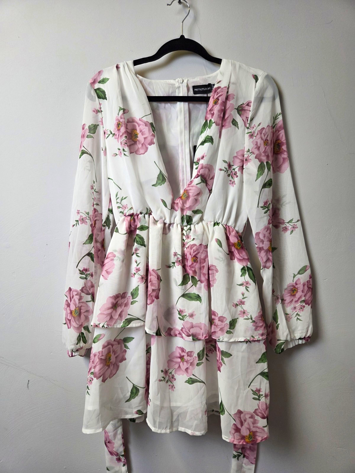 PrettyLittleThing White Pink Green Floral Chiffon V-Neck Belted Mini Dress 8