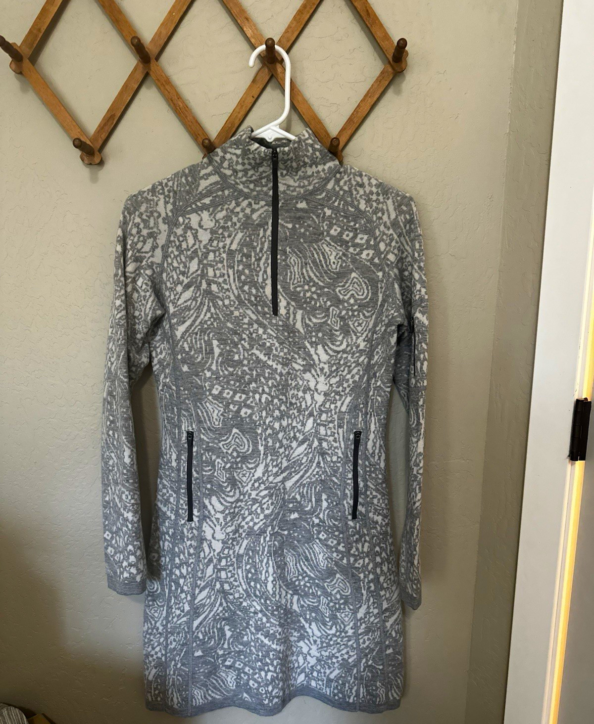 Title Nine Women’s Merino Wool Blend Paisley 1/2 Zip Mock Neck Golf Dress