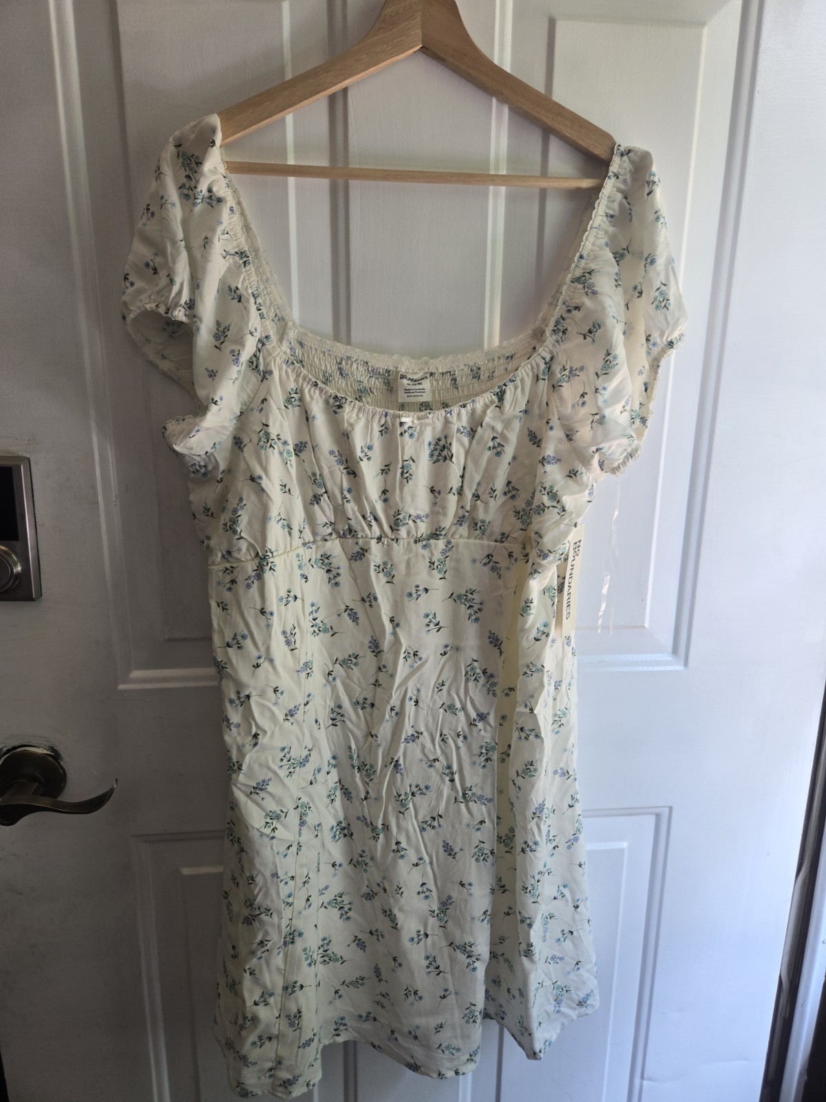 Women’s Sleeveless Floral Lace White Ruched Edge Dress NWT Size XL 16/18
