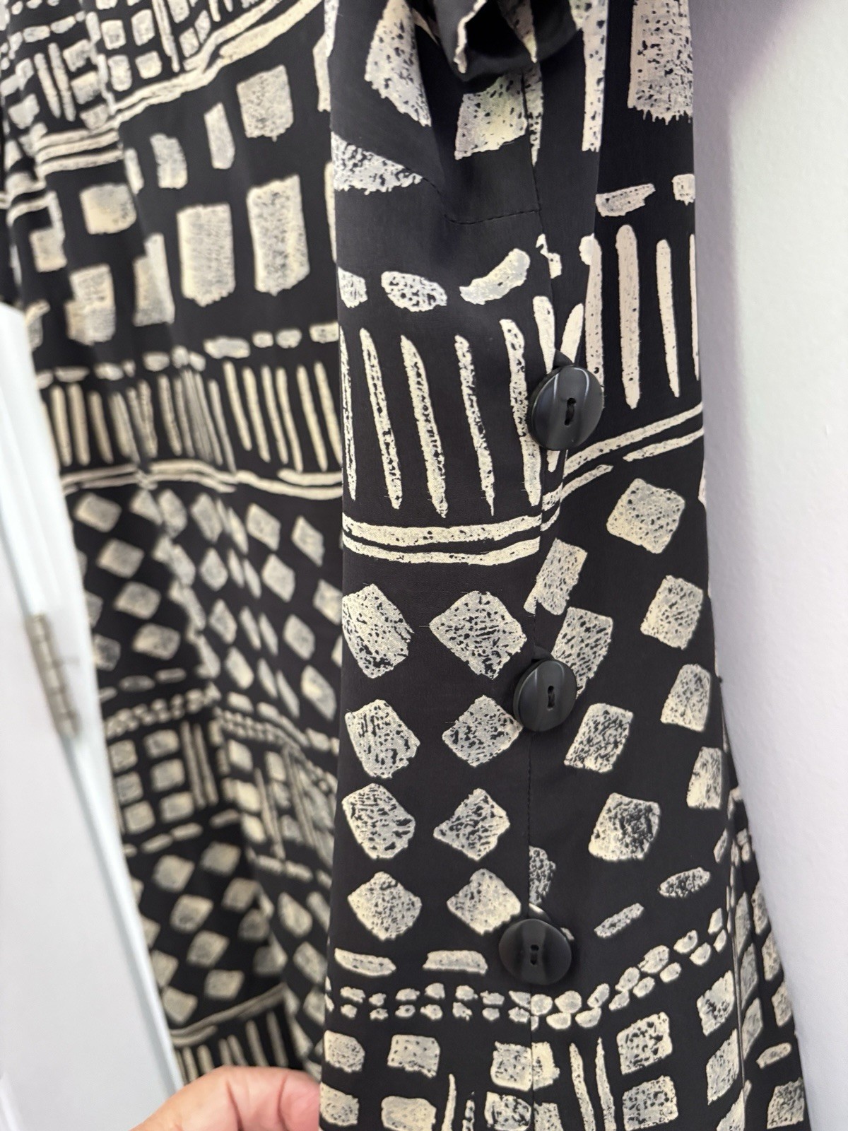 Maggie London Sz 16 Black Beige 100% Silk, Button On Side Zipper 44×40 Waist 37
