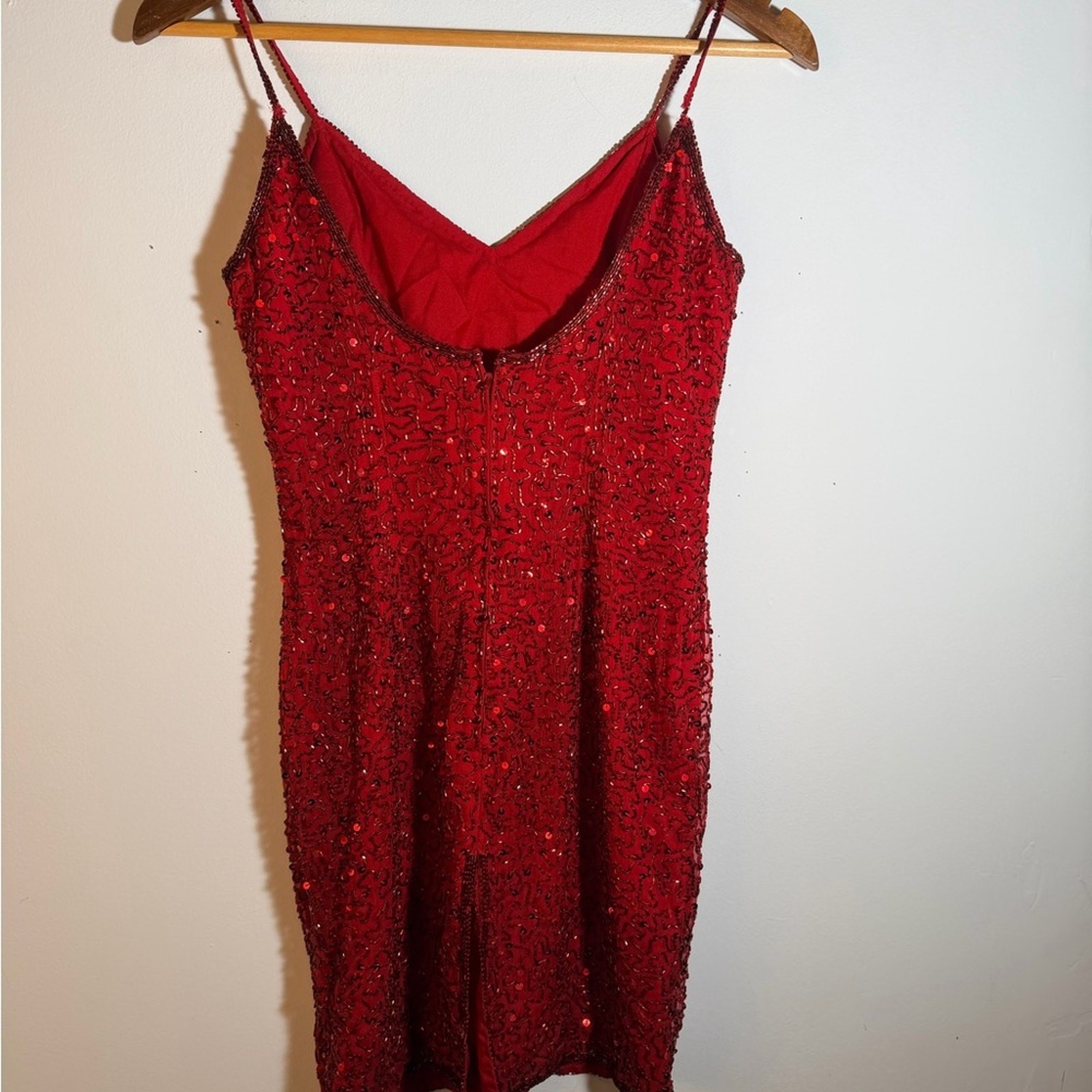 Vintage Glamorous Red Sequin Bodycon Mini Dress with Spaghetti Straps