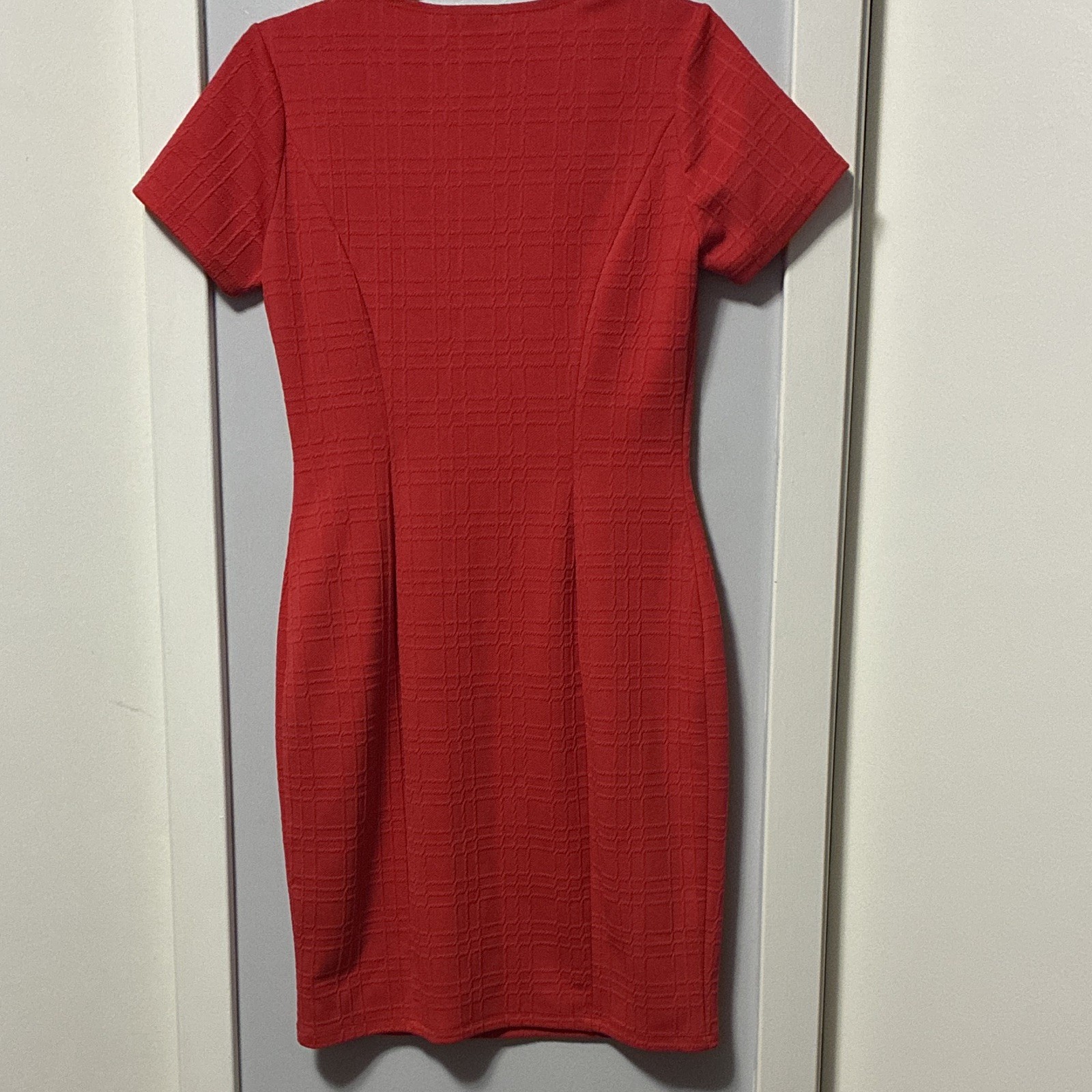 En Focus Studio Red Textured Sheath Dress 6 Knit Zip Button Knee Length