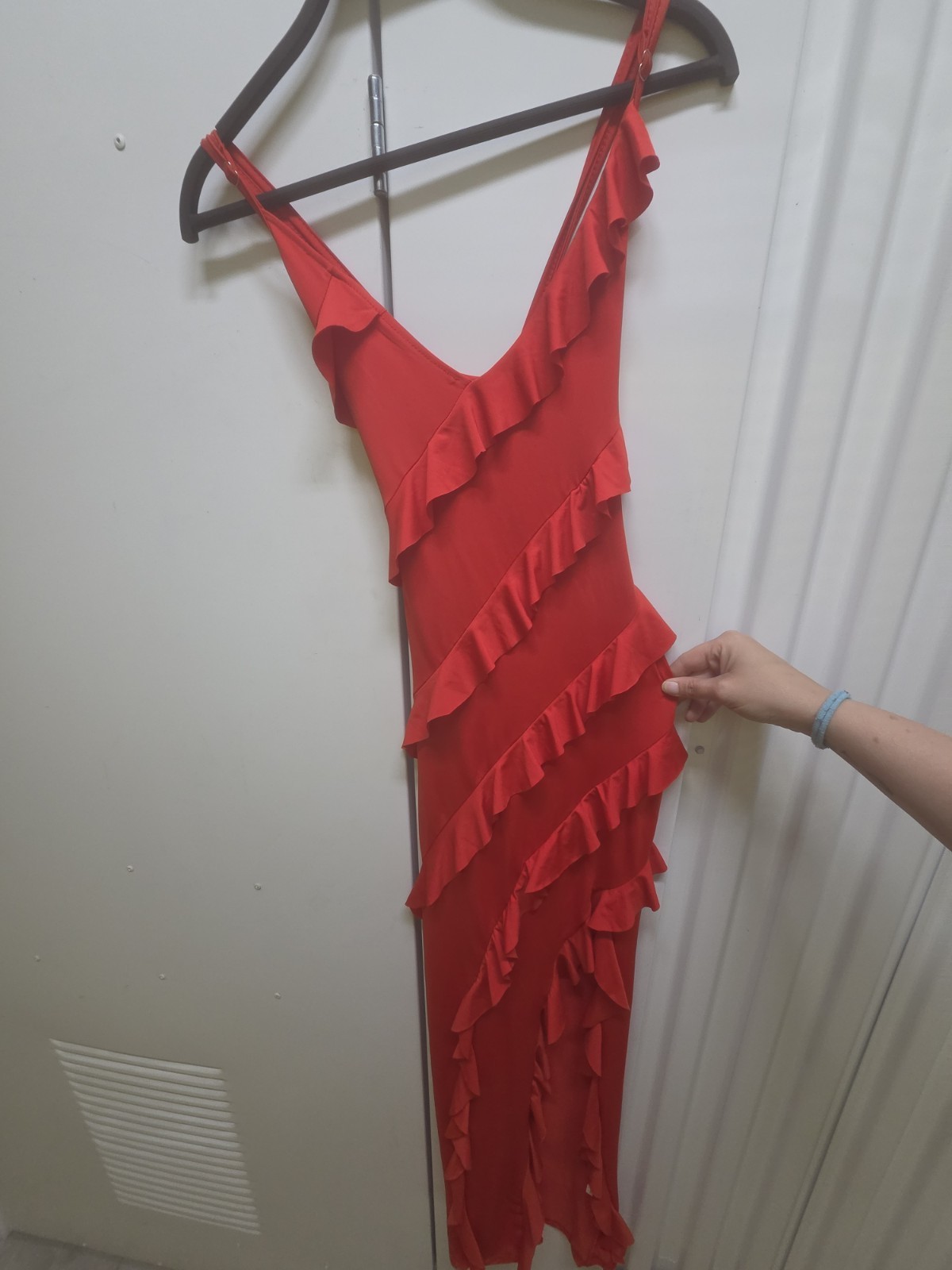 Red Solid Ruffle V-Neck Maxi Dress Size S Stretch Knit Adjustable Straps