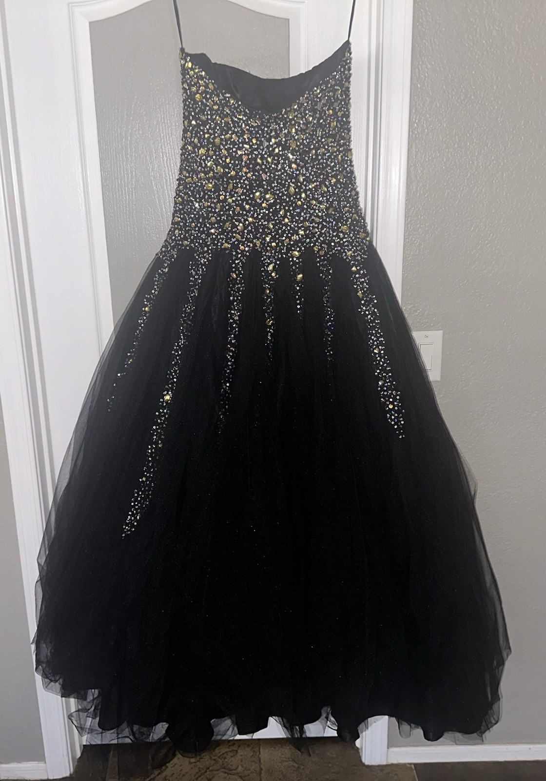 Jovani Formal Dress Size 10 Sleeveless Beaded Black side zip RN 81120 Beautiful