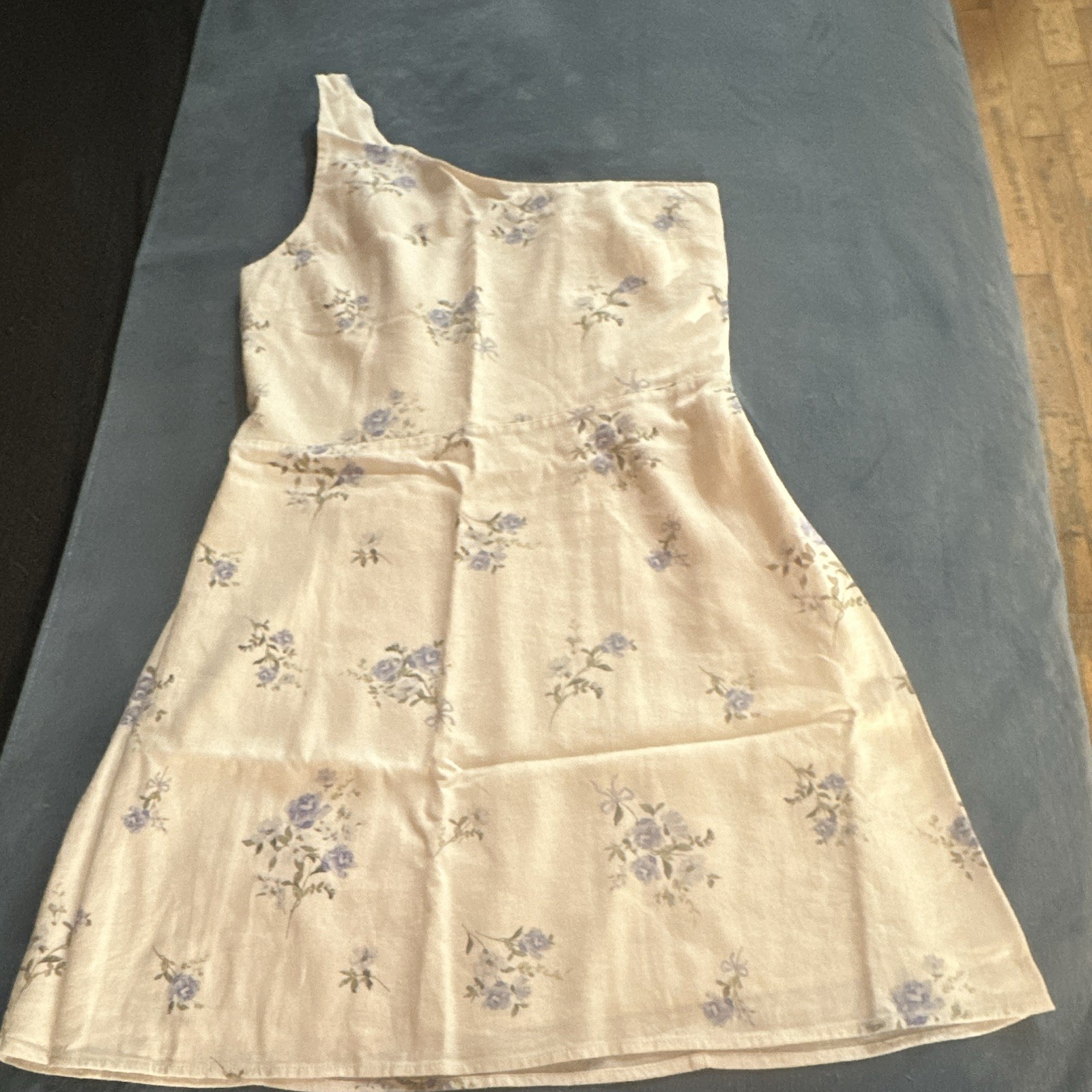 Hollister Women’s A-Line One-Shoulder Sleeveless Floral Dress White/Blue M