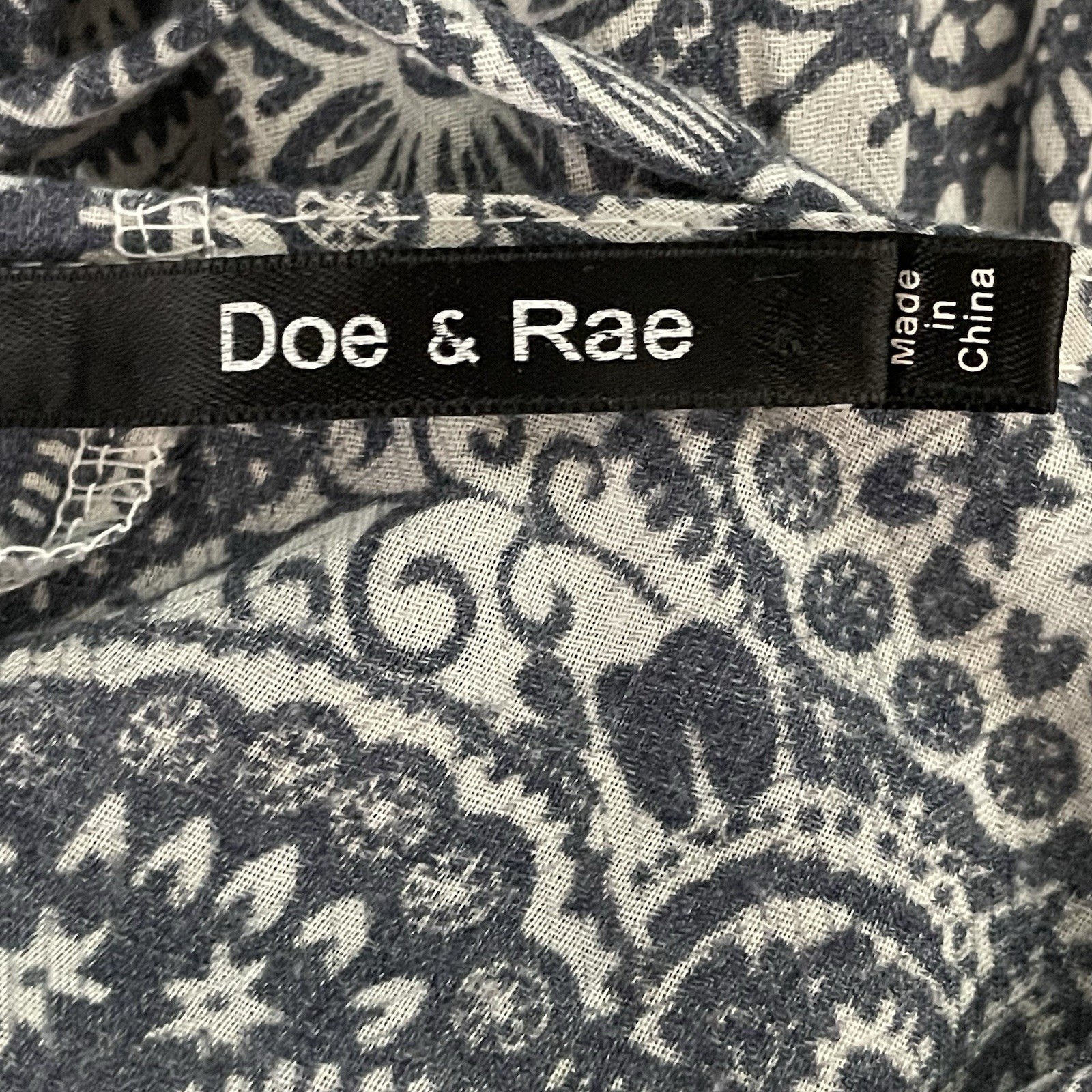 Doe & Rae Womens Lightweight Blue Paisley Dress Lace Up Back Lace Trim Sz S`