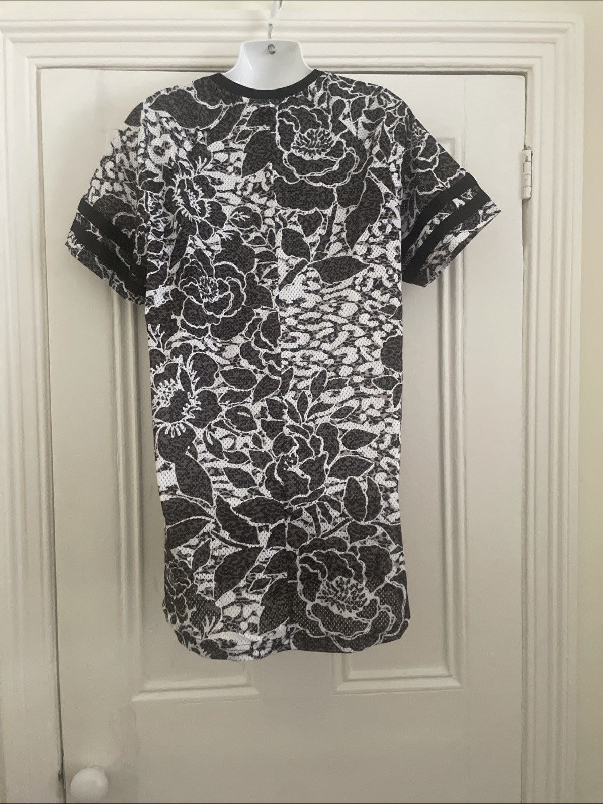 The Upside Activewear Dress – Floral Mesh – EUR 34 / UK 8 – Relaxed Oversized