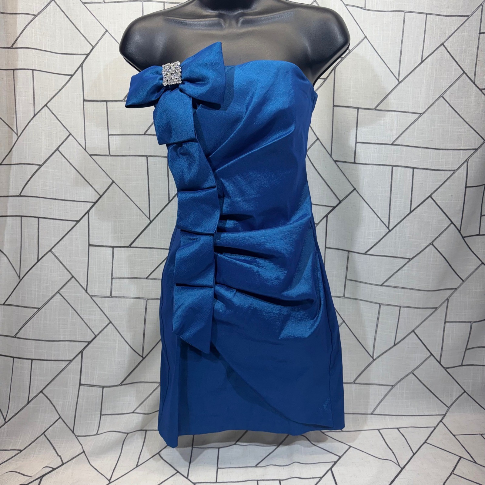 Teeze Me Blue Strapless Rhinestone Bow Ruched Mini Dress Size 7 Style 46709221