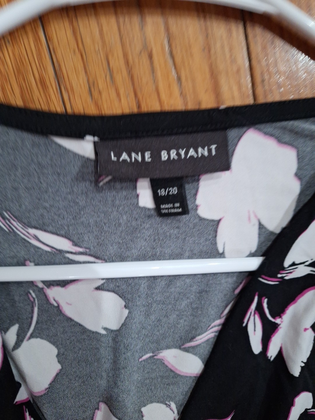 LANE BRYANT Black Plus Floral V Neck Elastic Waist DRESS Size 18/20 Poly/Spandex