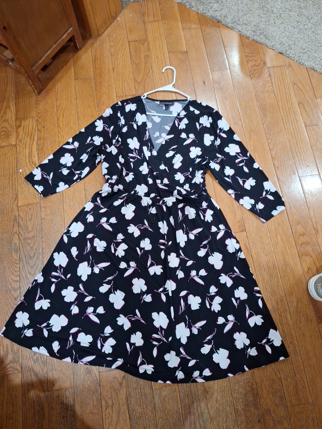 LANE BRYANT Black Plus Floral V Neck Elastic Waist DRESS Size 18/20 Poly/Spandex