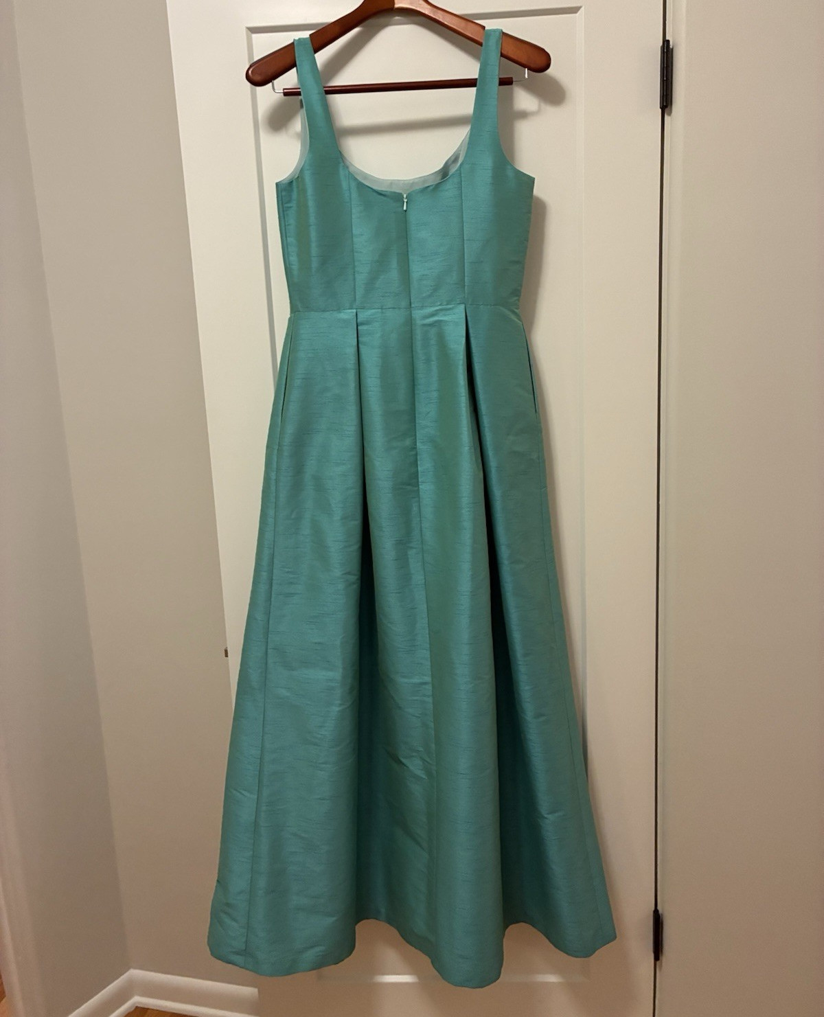 NWT Never Used Lula Kate Formal or Bridesmaid Dress in Color Paradise Size 6