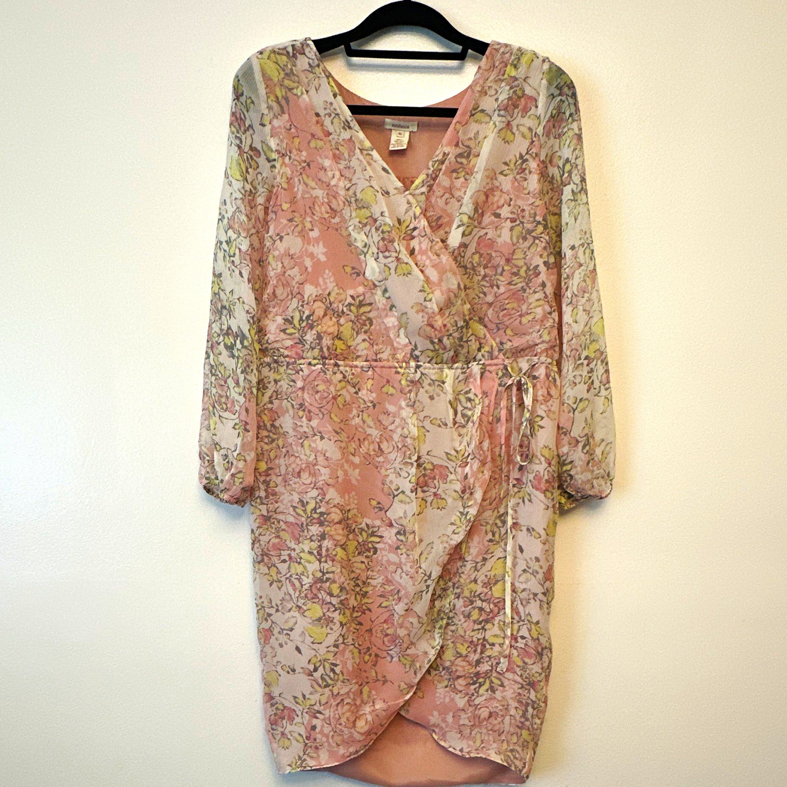 Sundance Pink Floral V-Neck Long Sleeve Wrap Knee Silk Chiffon Lined 10