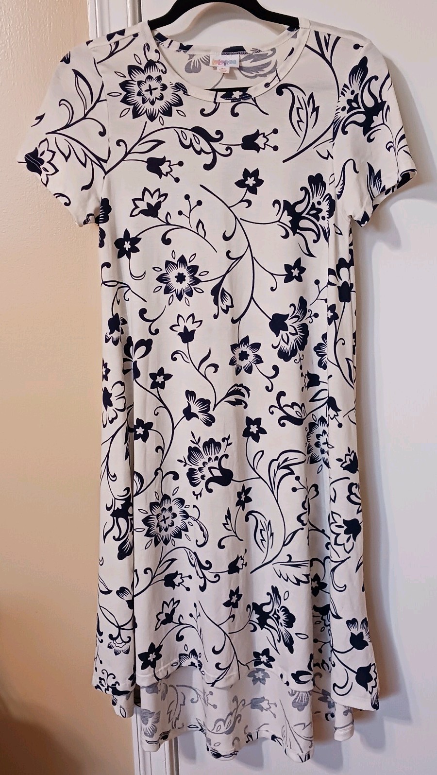 LuLaRoe Carly Women’s Pullover Dress White/Navy Print Size XS Fits Size 6-8