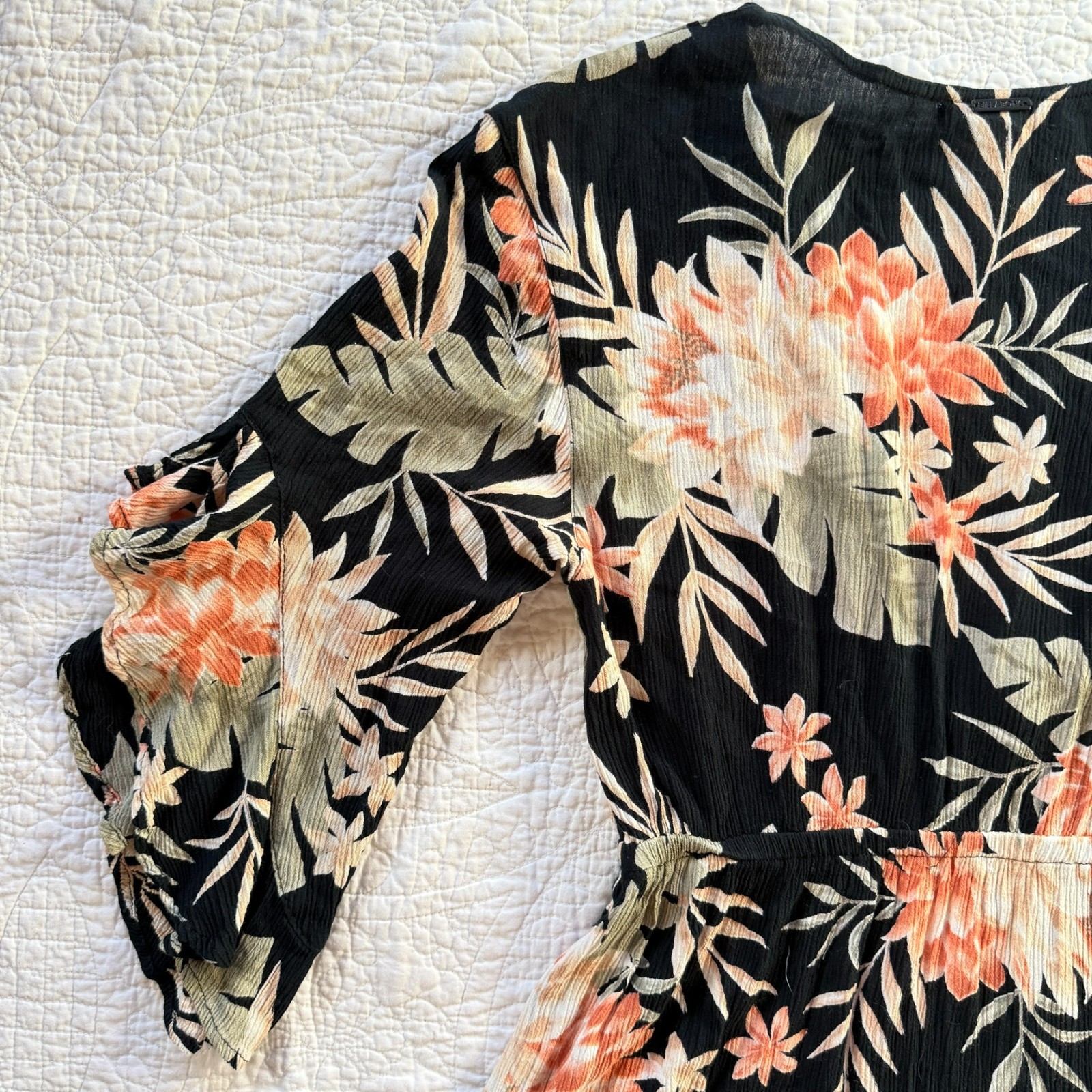 Billabong Size M Black Tropical Floral Print Mini Dress Bell Sleeves Whimsigoth