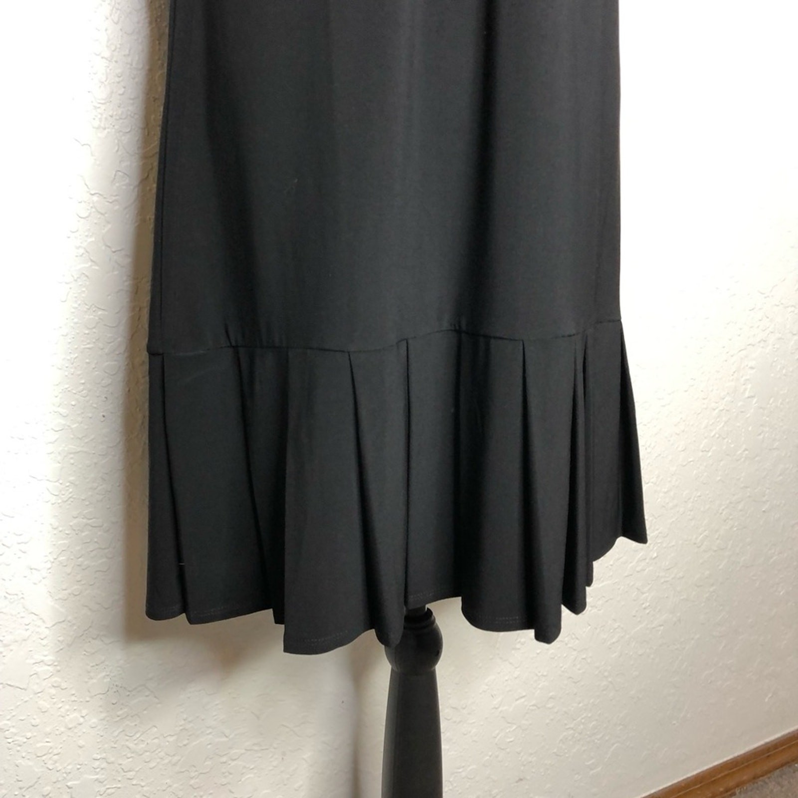 WHBM black silver beaded neckline pleated hem sleeveless dress size Large