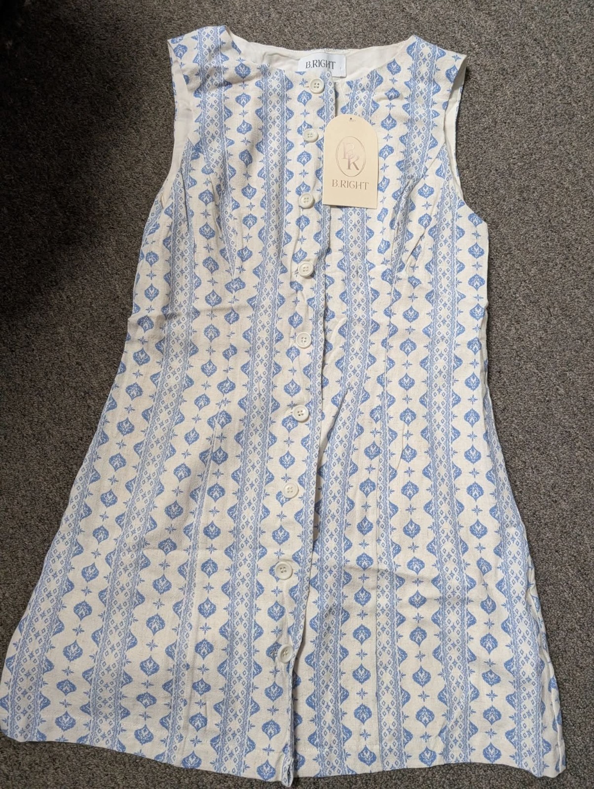 B Right size Large linen dress, fits like a medium NWT