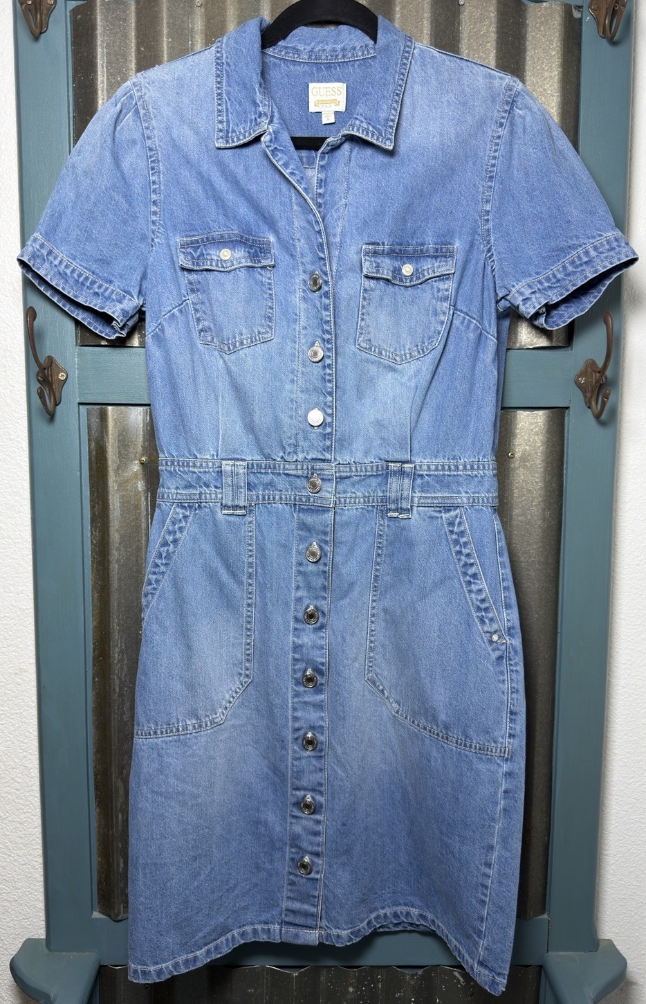 Guess Lylian Button Front Denim Dress Women’s Size Medium Pearl Accents Y2K