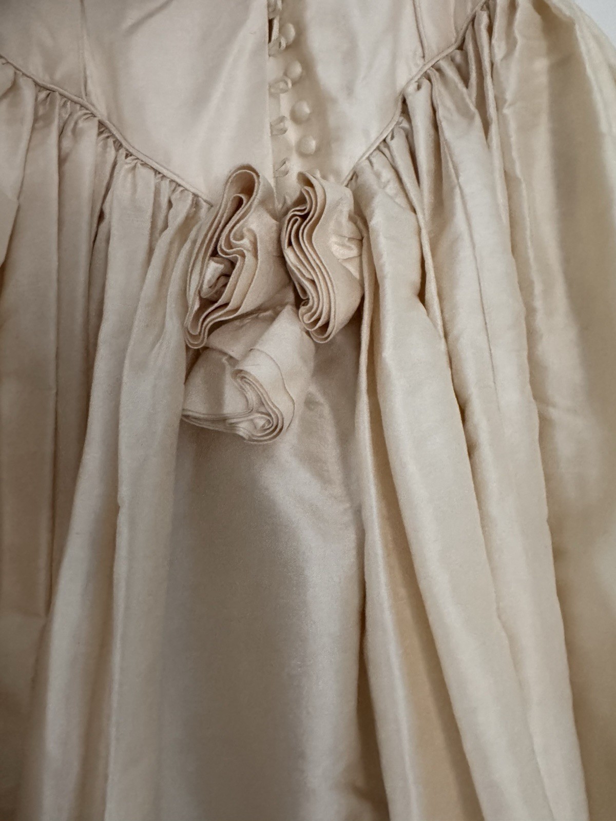 Gorgeous Silk Annalise Sharp London Gown Excellent Condition.
