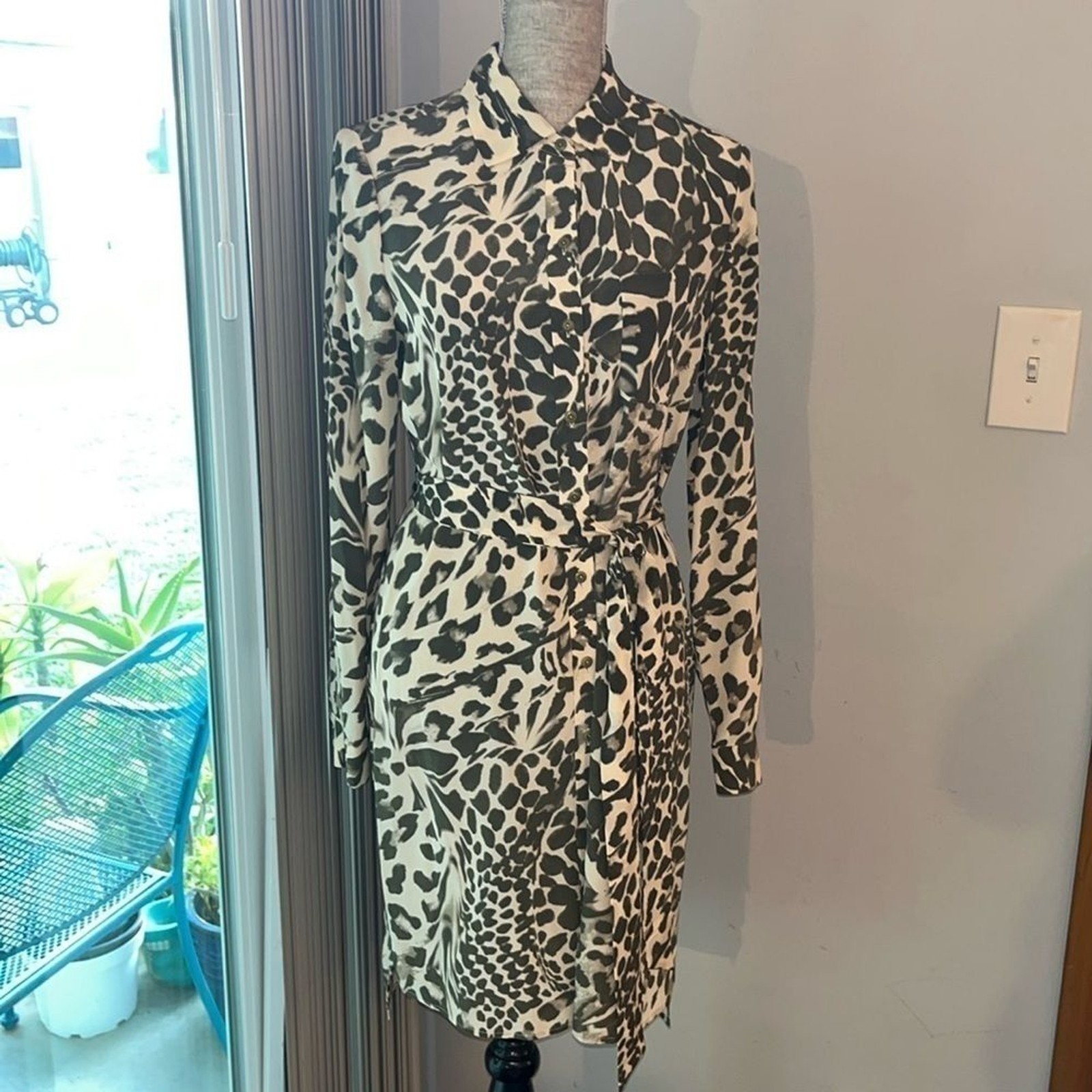 Diane von Furstenberg Silk Floral Animal Print Long Sleeve Shirtdress Collared 6