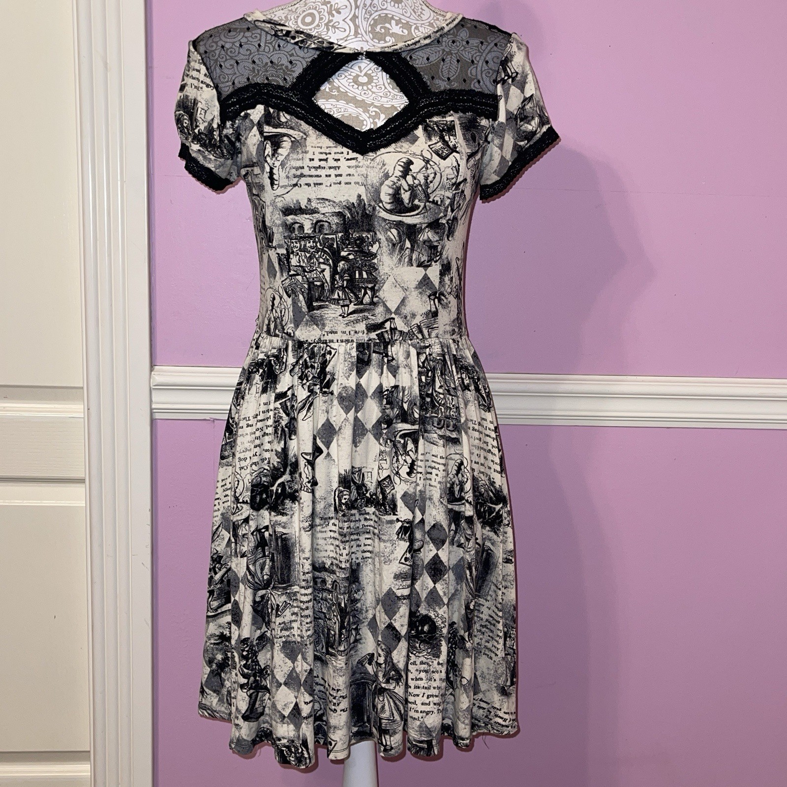 Alice in wonderland dress goth gothic victorian madness returns lolita cheshire