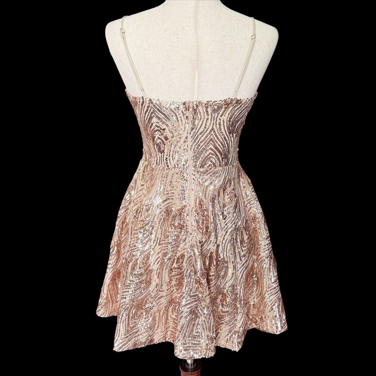 Windsor Rose Gold Sequin Skater Mini Dress Sz Small NWT Glam HOCO Party coquette