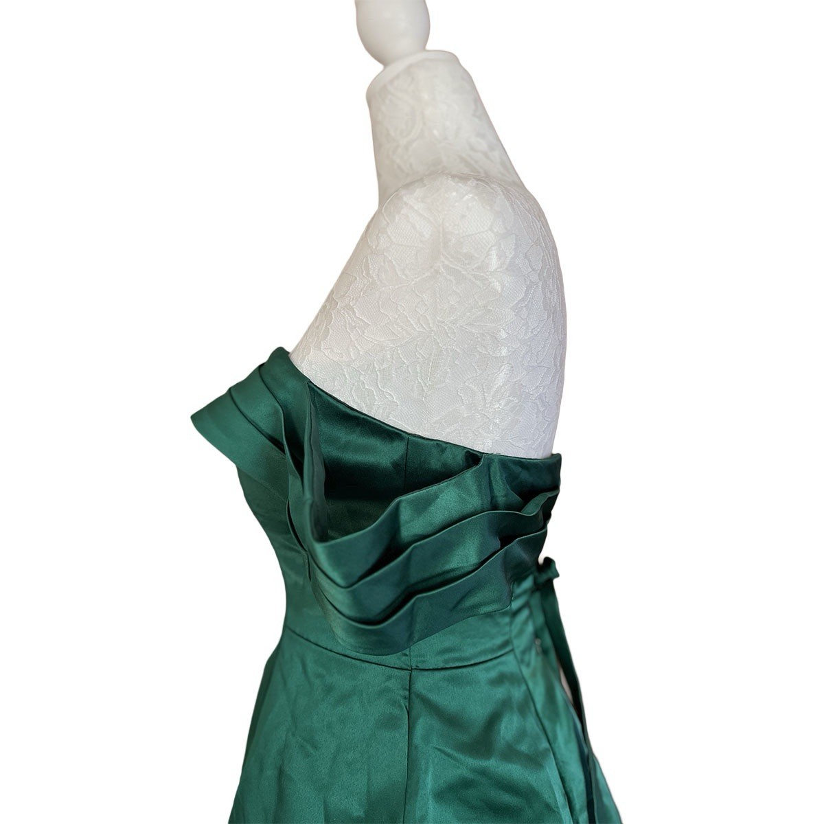 Emerald Green Off-the-Shoulder Satin Cocktail Dress Size 0 prom, wedding guest