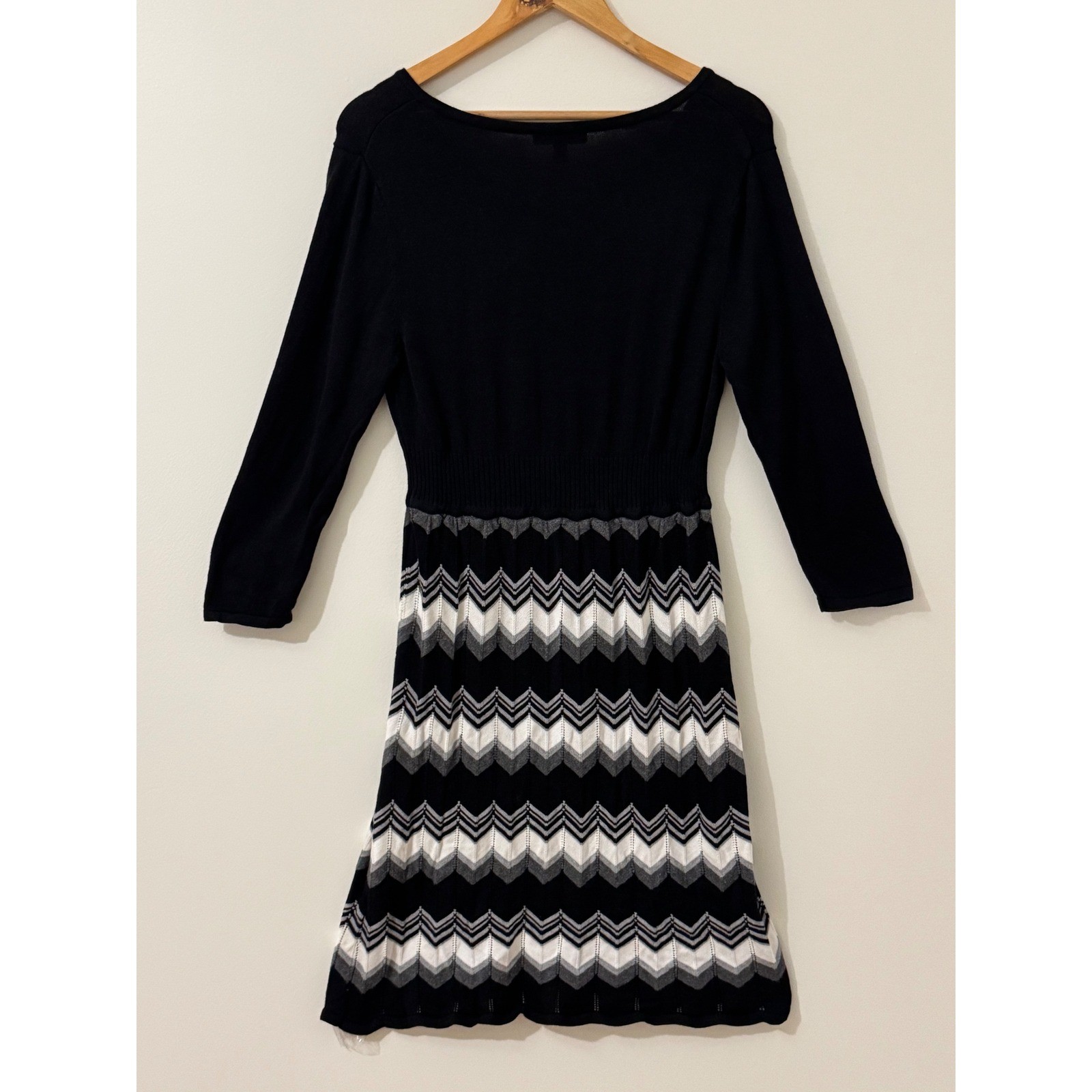 Appraisal Black Chevron Pleated Knit Sweater Dress Gray White 3/4 Sleeve L Fall