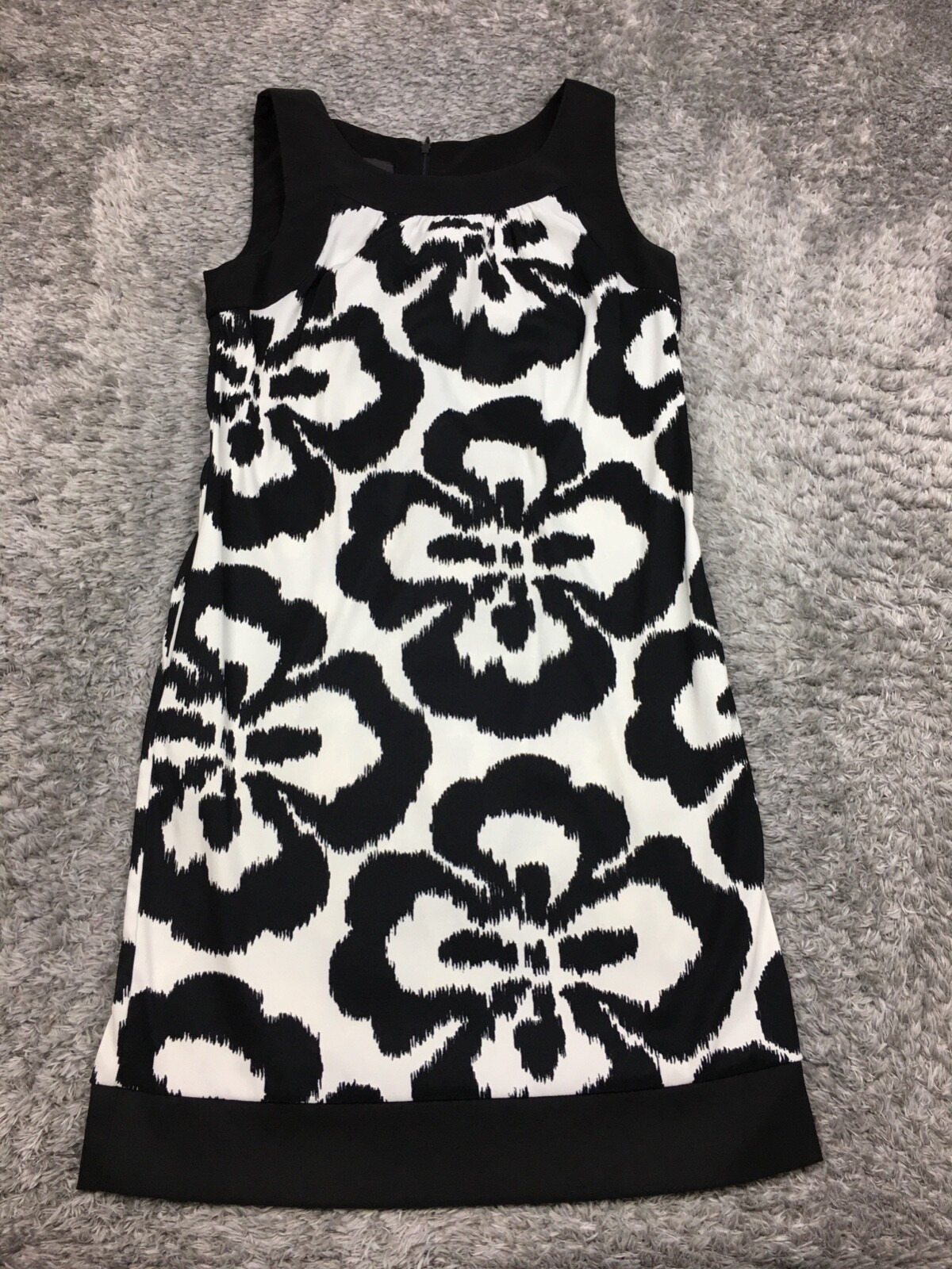 Alyx Sleeveless Dress Womens Size 6 Black White Floral Summer Knee Length