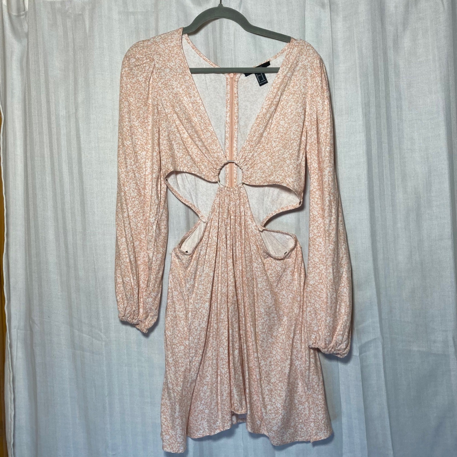 Forever 21 Peach Floral Cutout Ring Mini Dress Long Puff Sleeve M Boho Festival