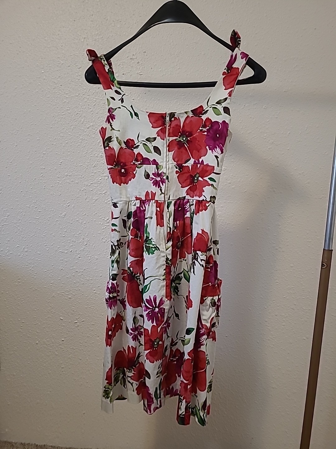 B. Smart Womens Dress Red Floral, Lined, Front Pockets, Size 6