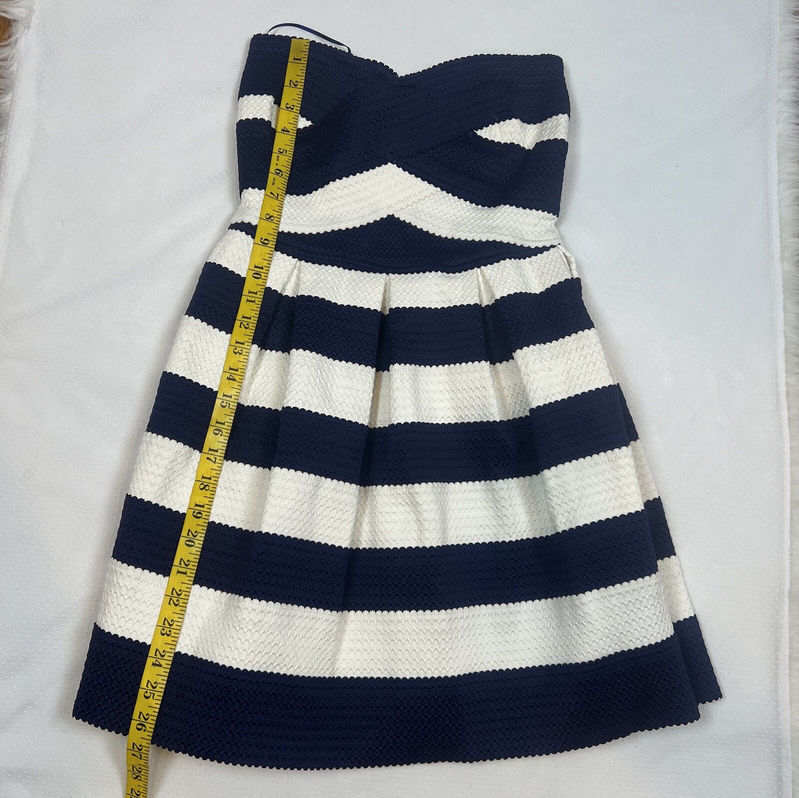 BCBG MaxAzria Women’s Size S Strapless Mini Bandeau Bandage Dress Blue White