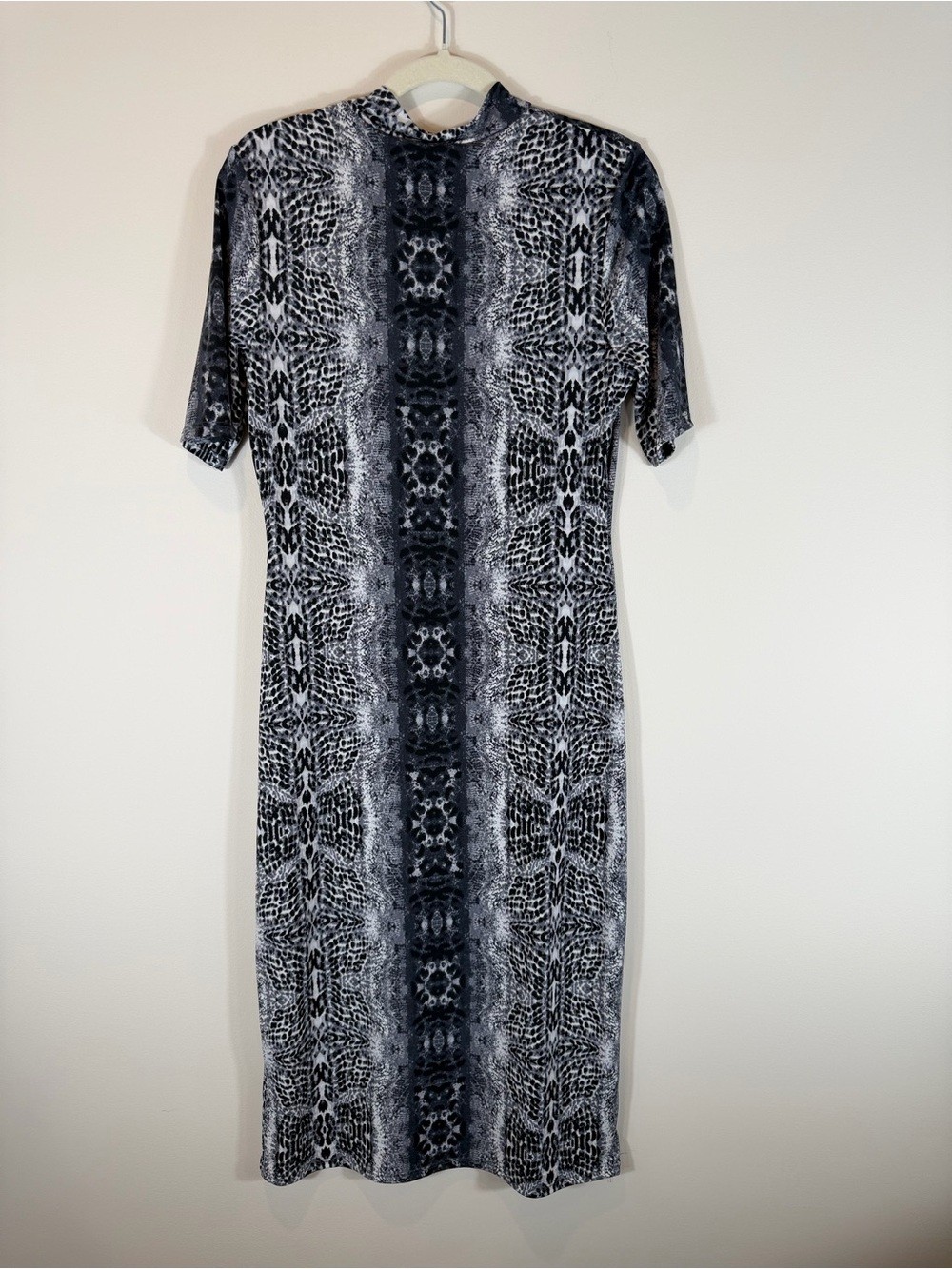 Altar’d State Black & Gray Snake Printed Midi Dress Size Large