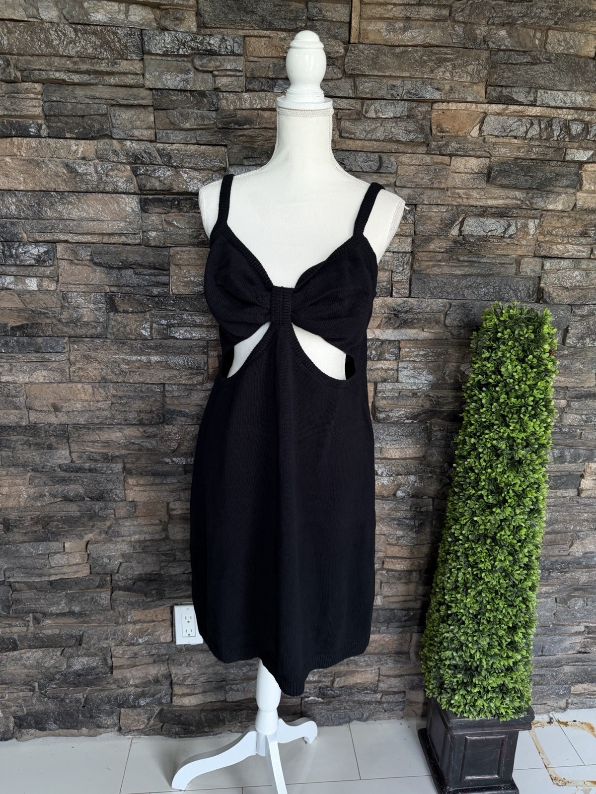 Aerie Black Dress XXL Design In The Front Of Dress