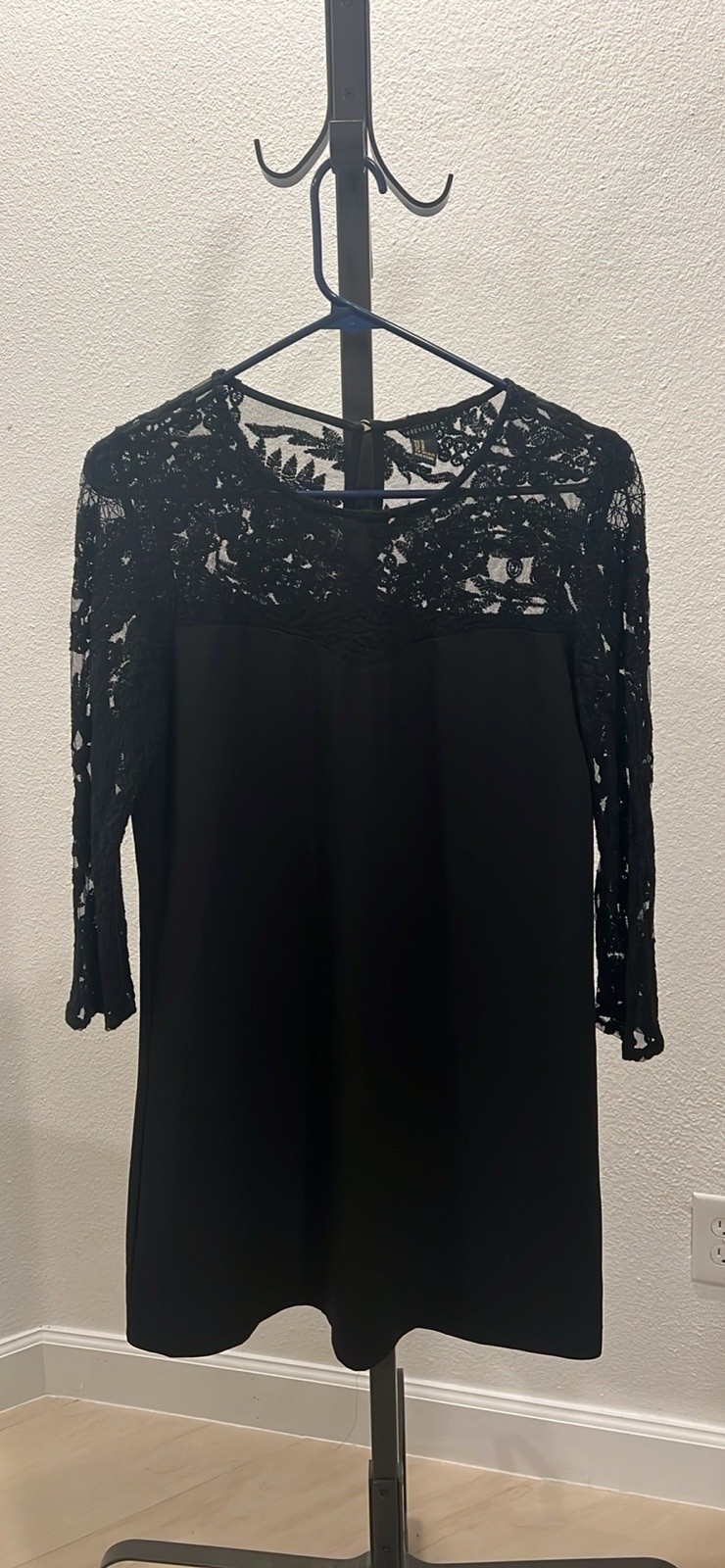 Forever 21 Black Lace Yoke Sheer Round Neck Shift Short Dress 3/4 Sleeve M