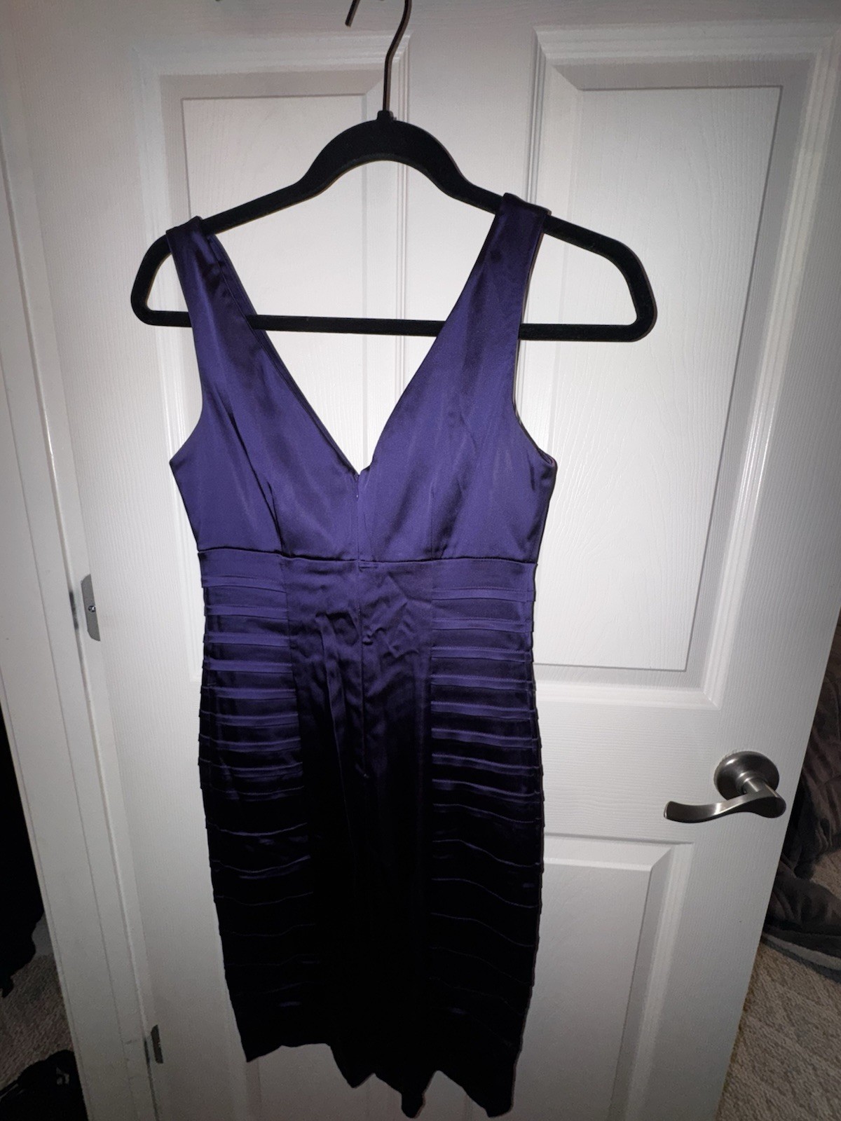 Calvin Klein Purple Solid V-Neck Sleeveless Bodycon Knee-Length Dress Size 4