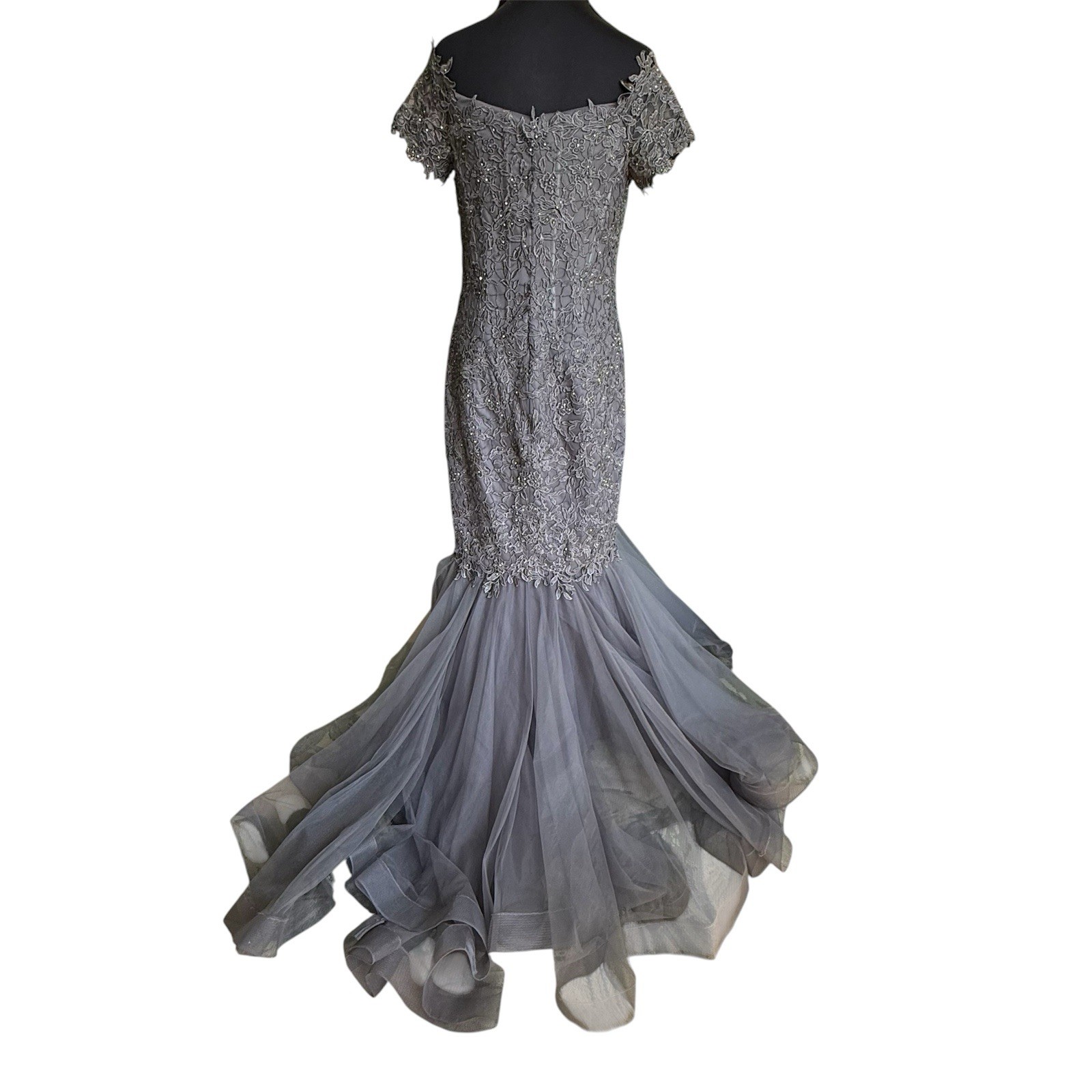 Madeline Gardner NY Lace Overlay Sequins Tulle Mermaid Gown Formal Sz 10 Gray